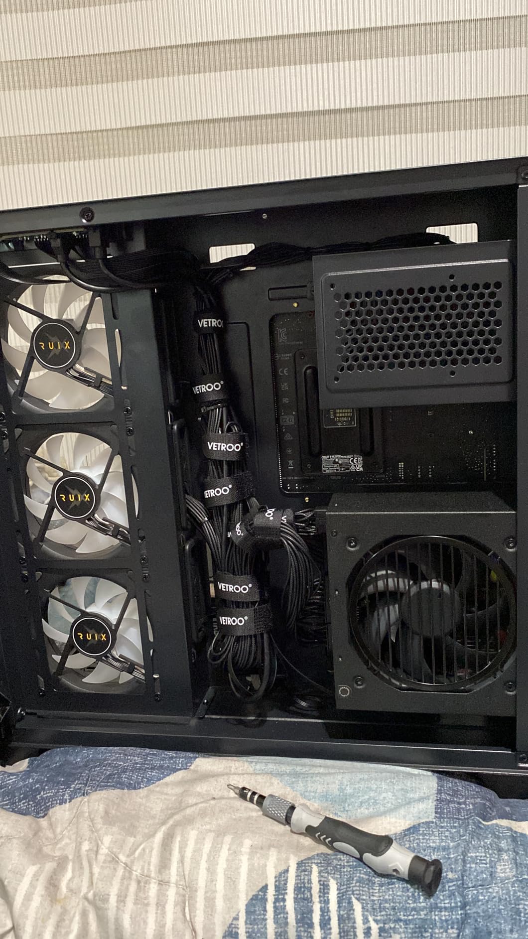 RUIX OV303 ATX Mid-Tower PC Case, Pre-Installed 4 x 120mm Prism ARGB PWM Fans, USB 3.0 & Type-C Ports, High-Airflow Gaming Computer Case - Black customer photo 2
