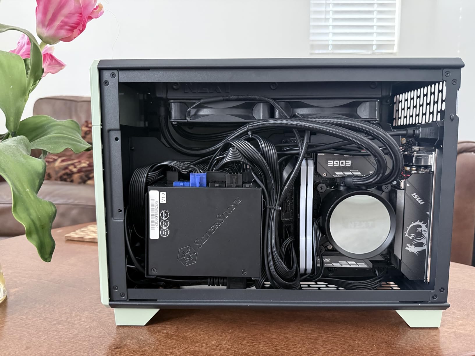 Thermaltake TR100 SFF Chassis; mITX Support; 18.9 Liters; PCIe 4.0 Riser Cable Included; 360mm GPU Clearance; 280mm Radiator Support; Removable PCIe Bracket; Hydrangea Blue; CA-11A-00SFNN-00 customer photo 2