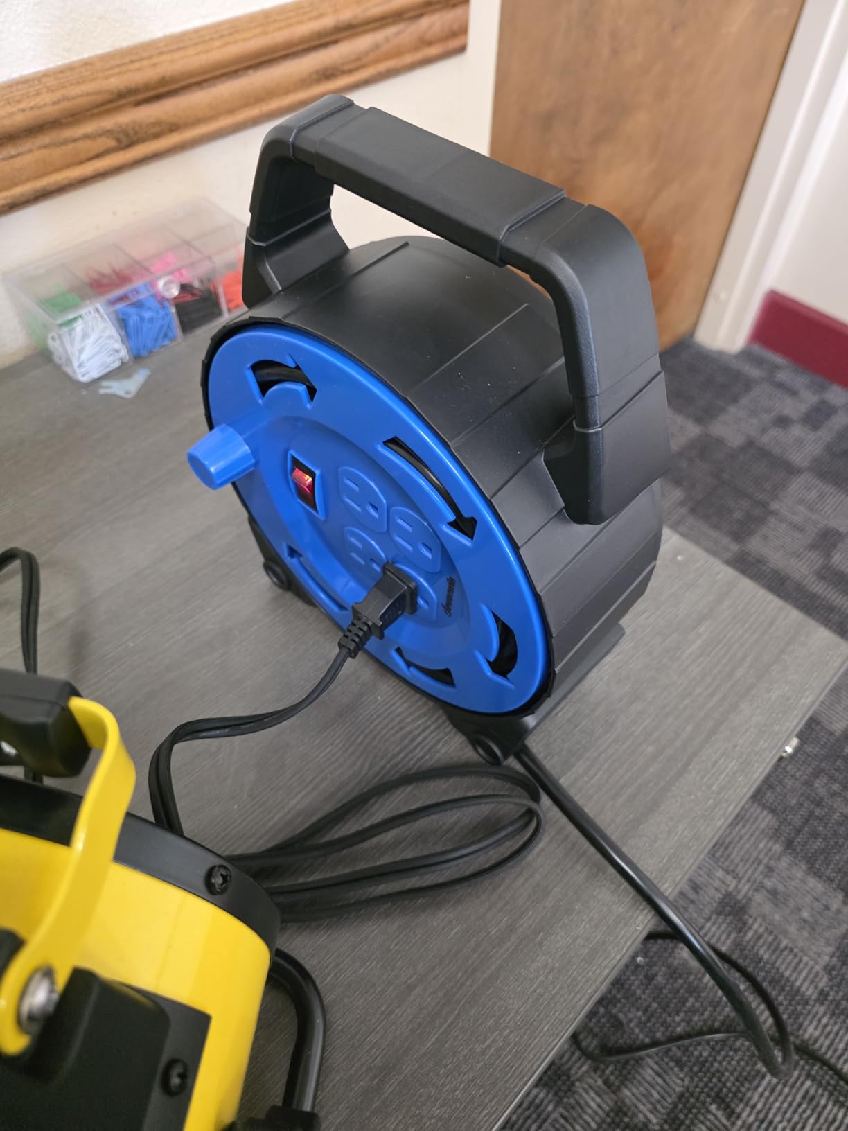 DEWENWILS 6 Outlets Extension Cord Reel, 30FT SJTW 16/3C Power Cord, Hand Wind Retractable, Overload Protection, 13 Amp Circuit Breaker, Yellow, Black, UL Listed customer photo 2