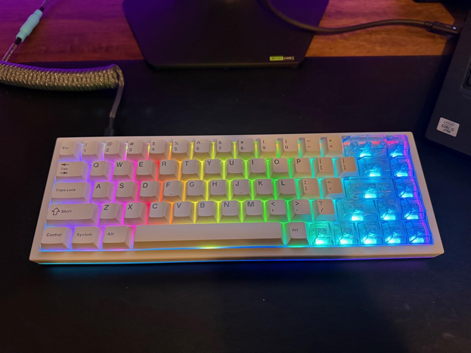 YUNZII AL65 Wireless Mechanical Keyboard, Full Aluminum CNC,Support QMK/VIA Software Gasket Structure,60% Hot Swappable with RGB Backlit BT/2.4G/USB-C for Mac/Windows(Black, Milk V2) customer photo 1