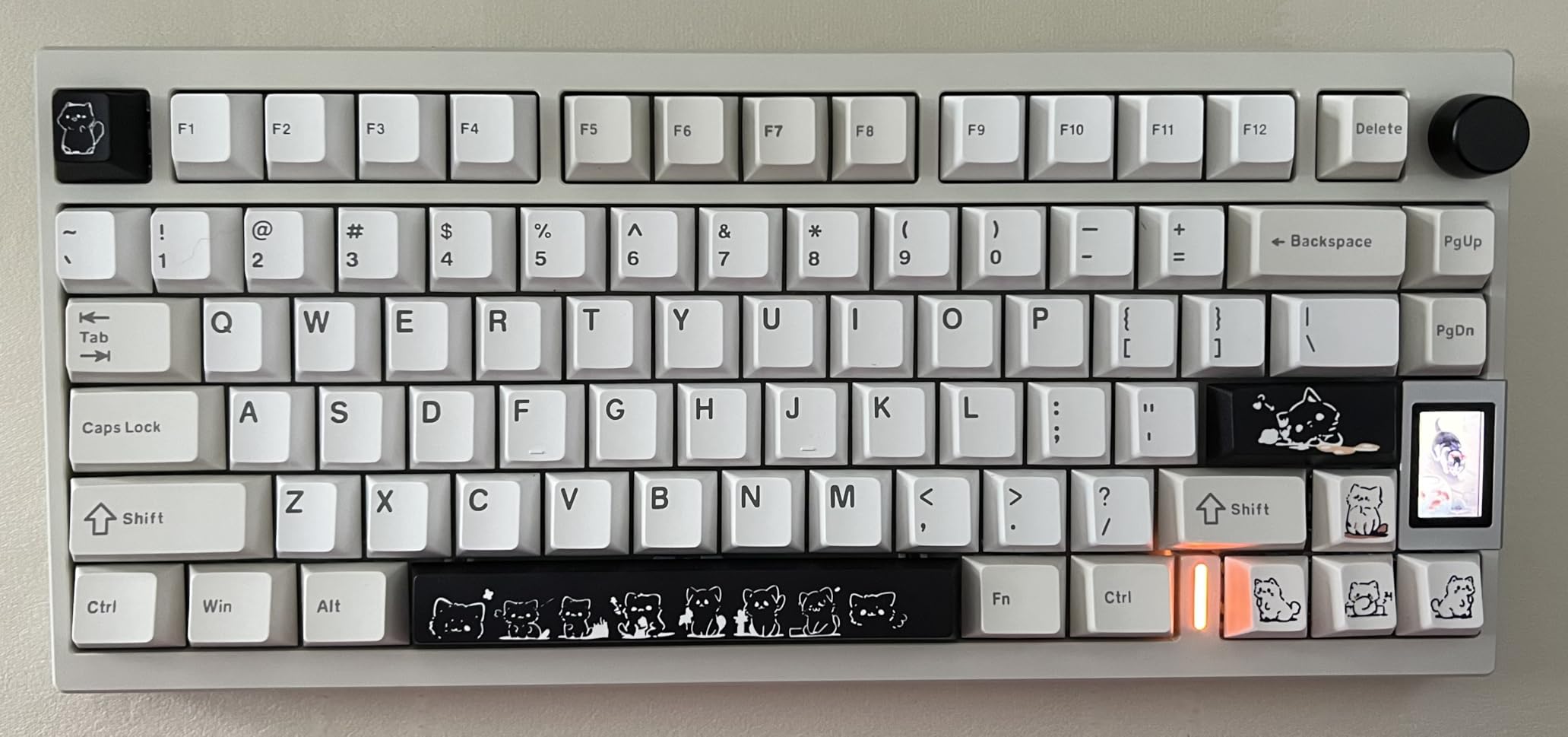 YUNZII AL80 Wireless Mechanical Keyboard,Full Aluminum CNC, Smart LCD Display,Hot Swappable Gasket Mount 75% Layout with Knob,BT/2.4G/USB-C,QMK/VIA Support for Win/Mac (Beige, Gateron Zero Switch) customer photo 1