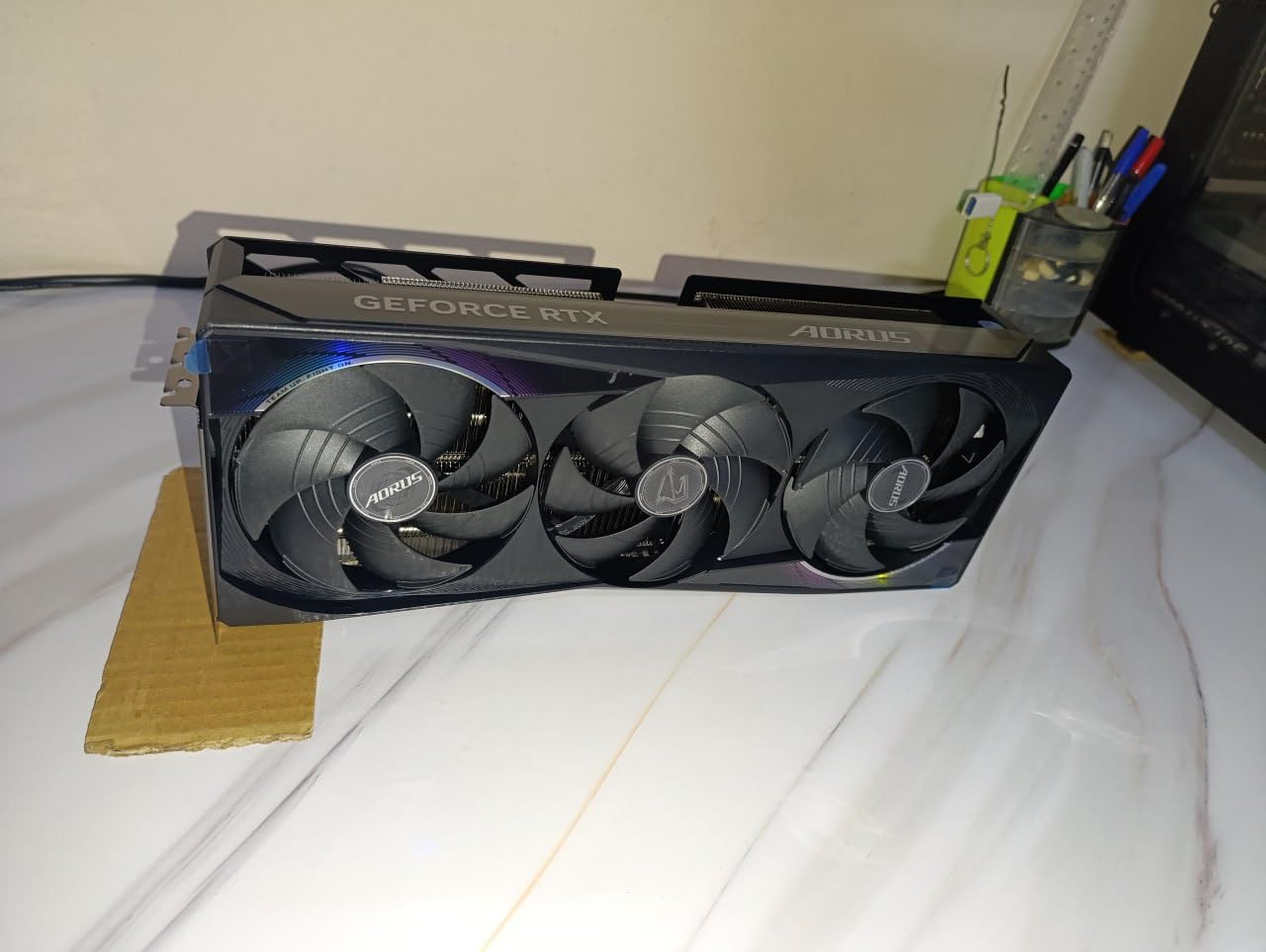 GIGABYTE AORUS GeForce RTX 5080 Master 16G Graphics Card, WINDFORCE Cooling System, 16GB 256-bit GDDR7, GV-N5080AORUS M-16GD Video Card customer photo 2