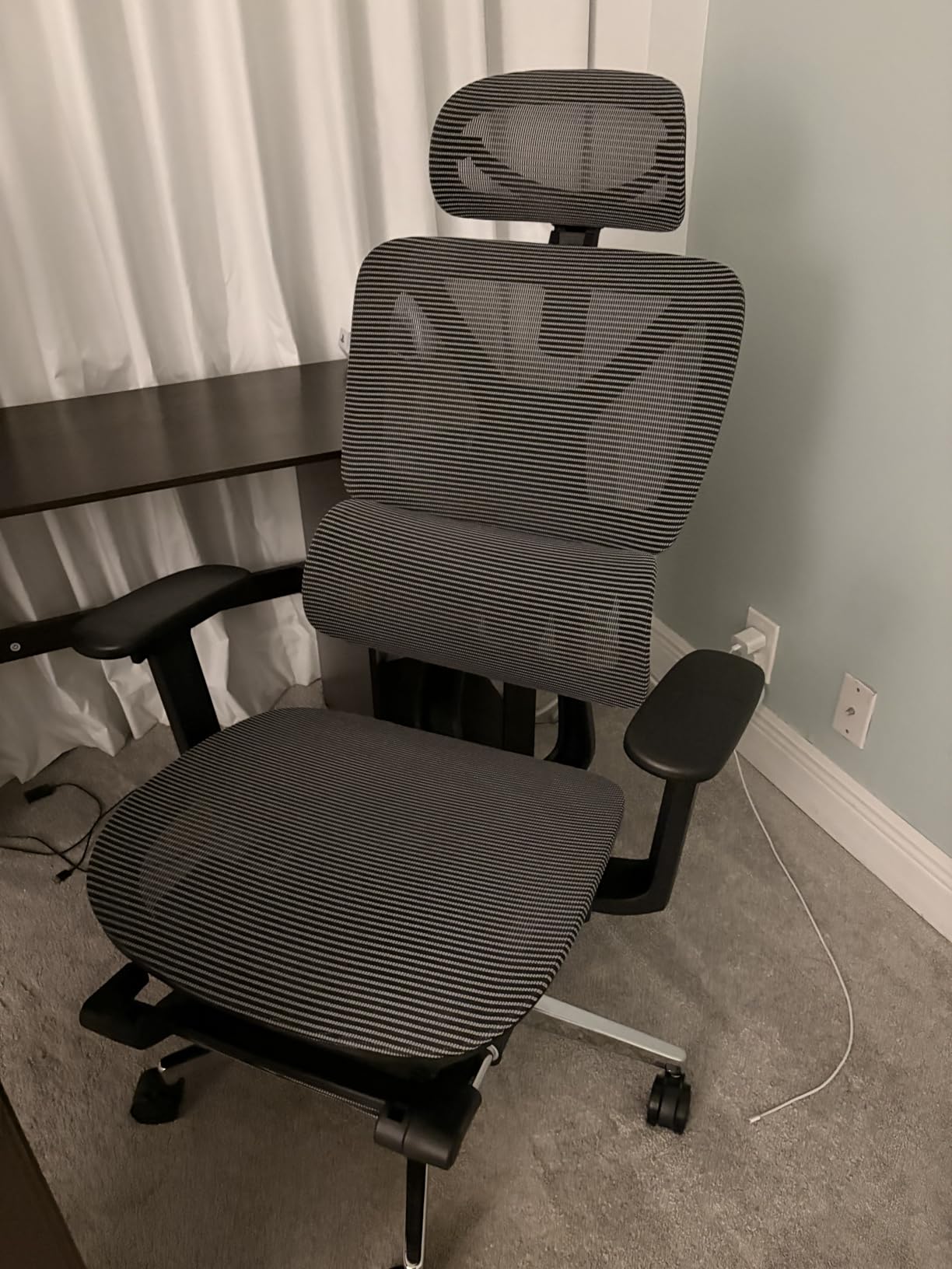 FLEXISPOT ErgoX Premium Ergonomic Office Chair with Footrest Adjustable 3D Armrests Dynamic Lumbar Support Recline & Tilt Function Mesh Seat for Home & Office Use Black customer photo 1