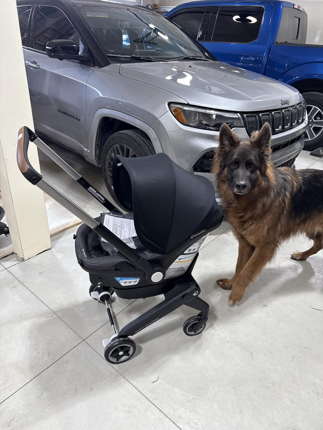 Evenflo Shyft DualRide Infant Car Seat Stroller Combo with Carryall Storage (Boone Gray) customer photo 1