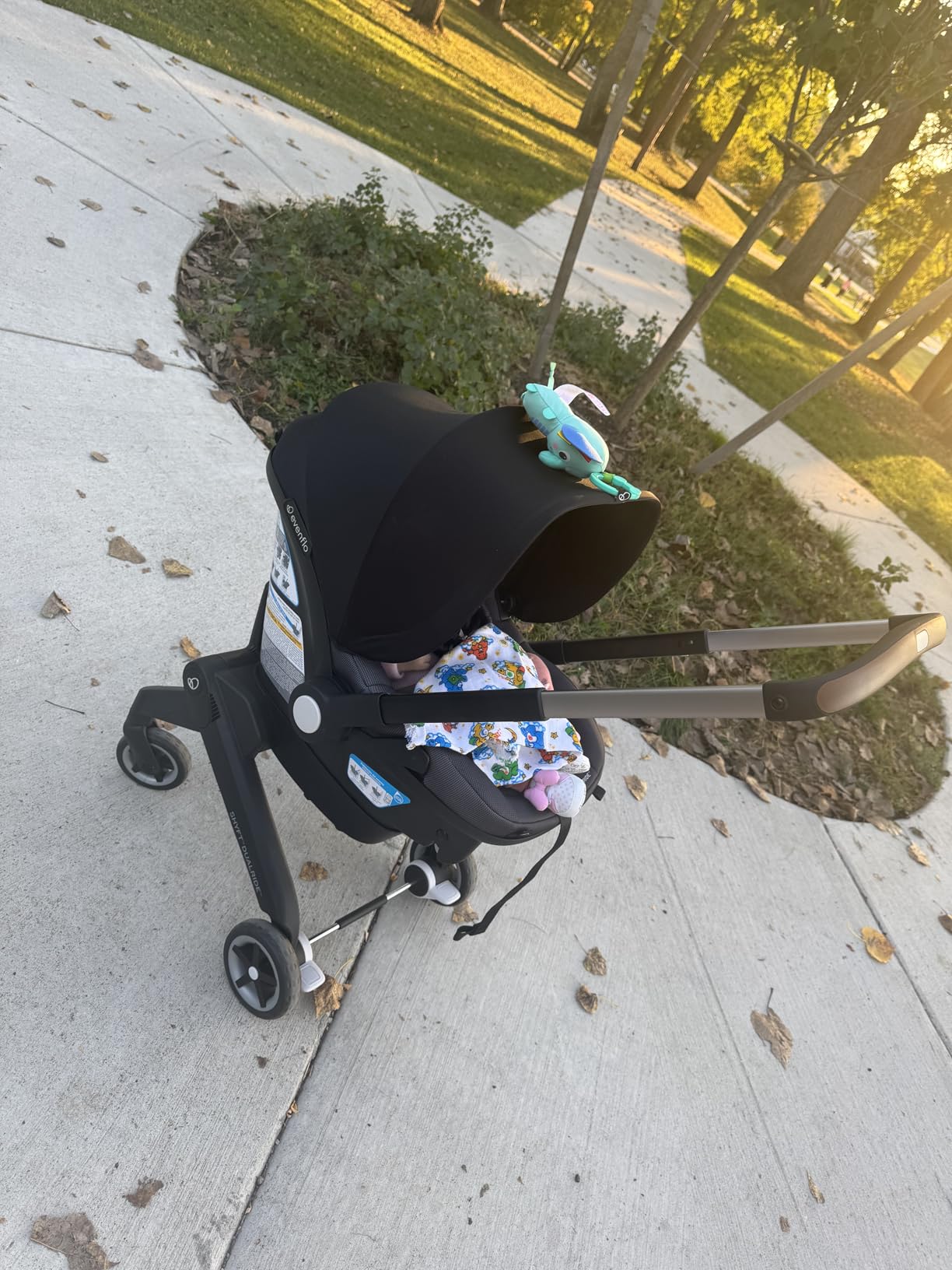 Evenflo Shyft DualRide Infant Car Seat Stroller Combo with Carryall Storage (Boone Gray) customer photo 2