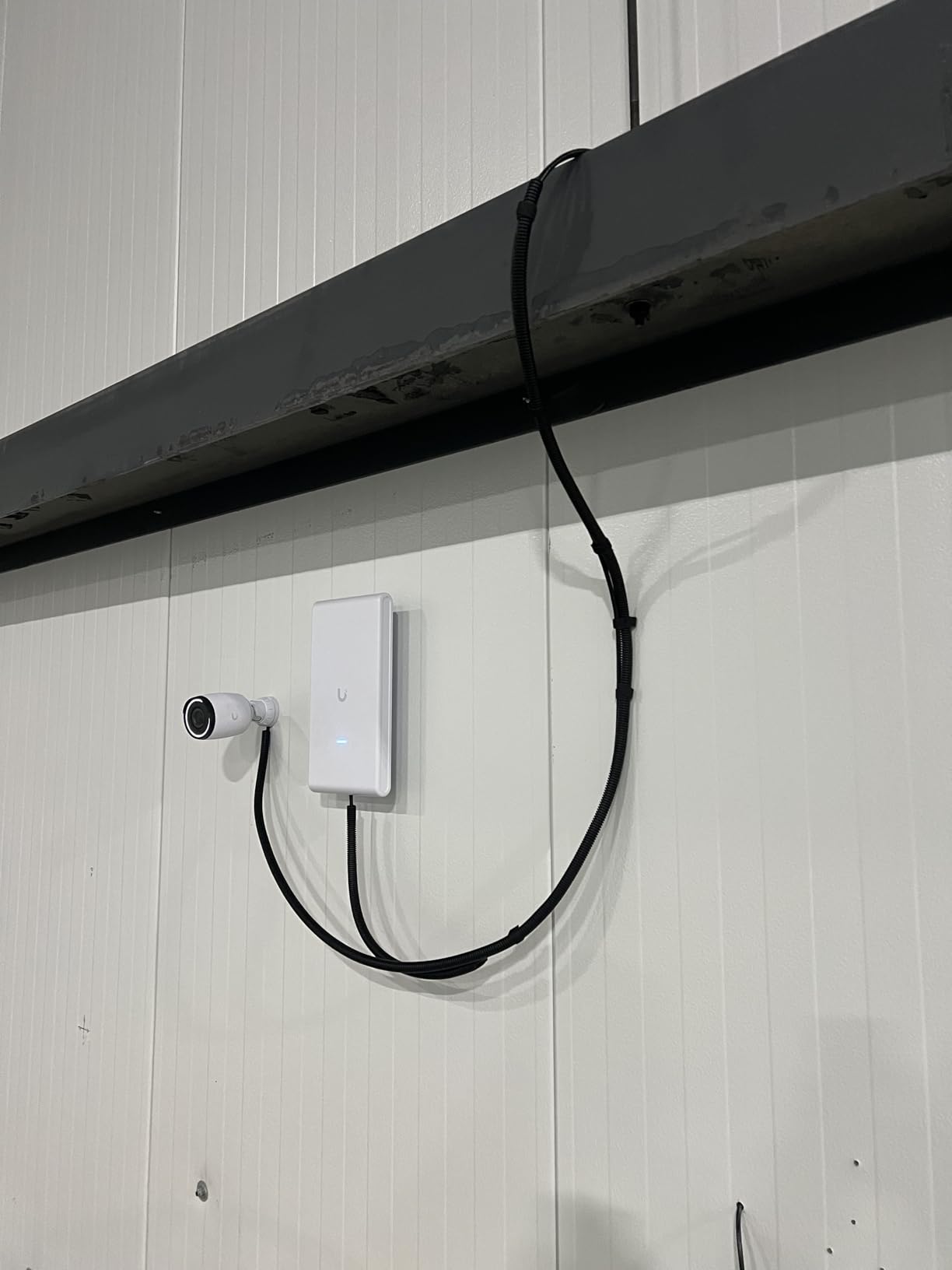 40 FT Wire Loom 1 Inch, Split Wire Loom Tubing Wire Conduit, Wire Protector Tubing - Black customer photo 1