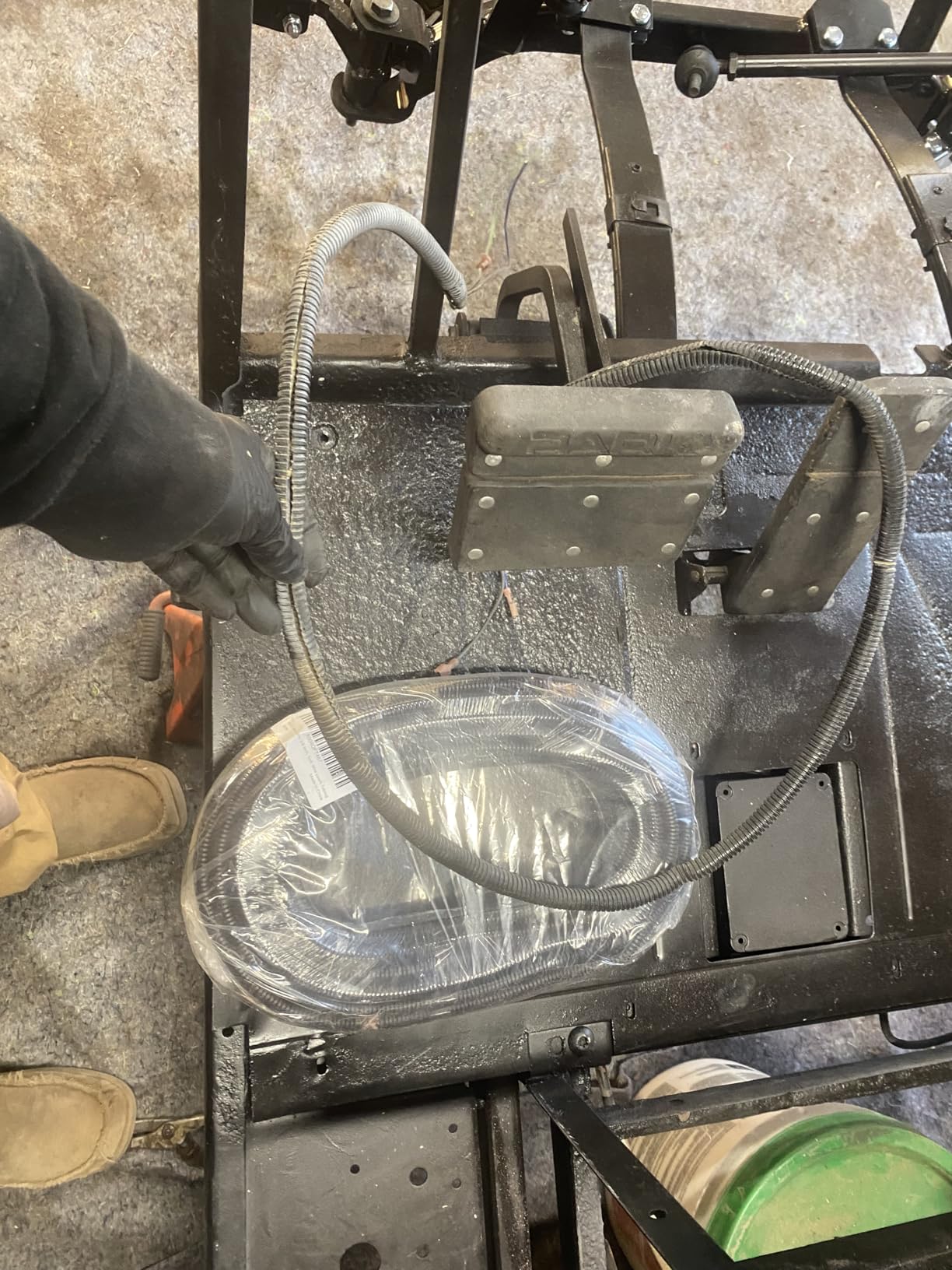 40 FT Wire Loom 1 Inch, Split Wire Loom Tubing Wire Conduit, Wire Protector Tubing - Black customer photo 2