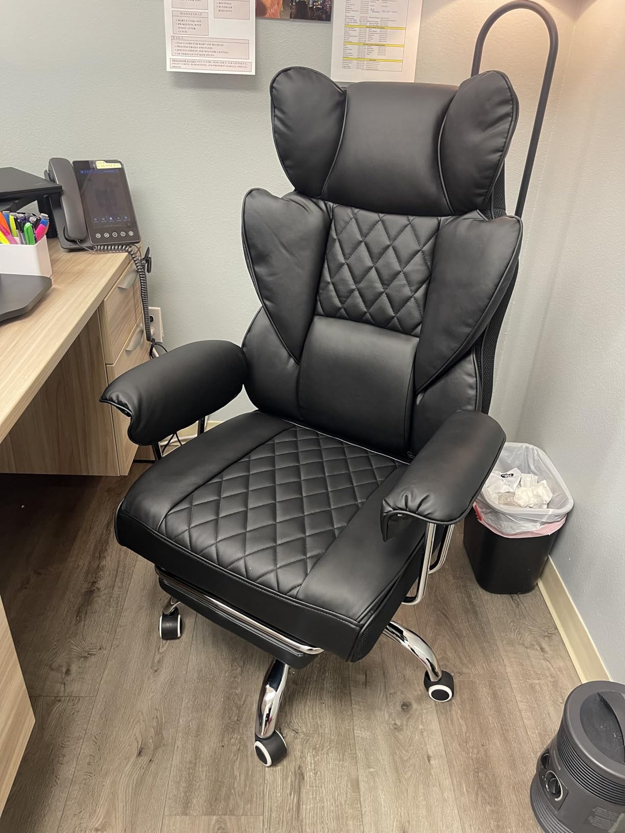GTPLAYER Gaming Chair,Office Chair with Pocket Spring Lumbar Support, Ergonomic Comfortable Wide Office Desk Computer Chair with Outward Fixed Soft Armrests and Footrest (PU Leather, Black) customer photo 2