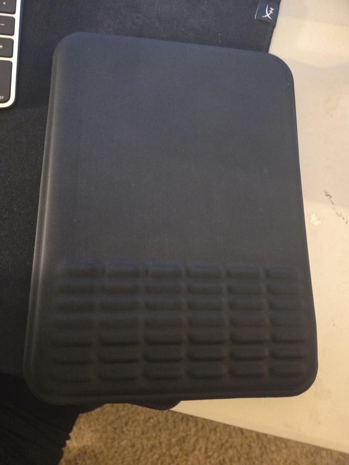 EooCoo Ergonomic Mouse Pad with Gel Wrist Rest Support Middle Concave Design, Relieve Wrist Pain Mousepad, Non-Slip Base for Laptop, Computer, Office Desk Accessories, Carpal Tunnel Syndrome customer photo 2