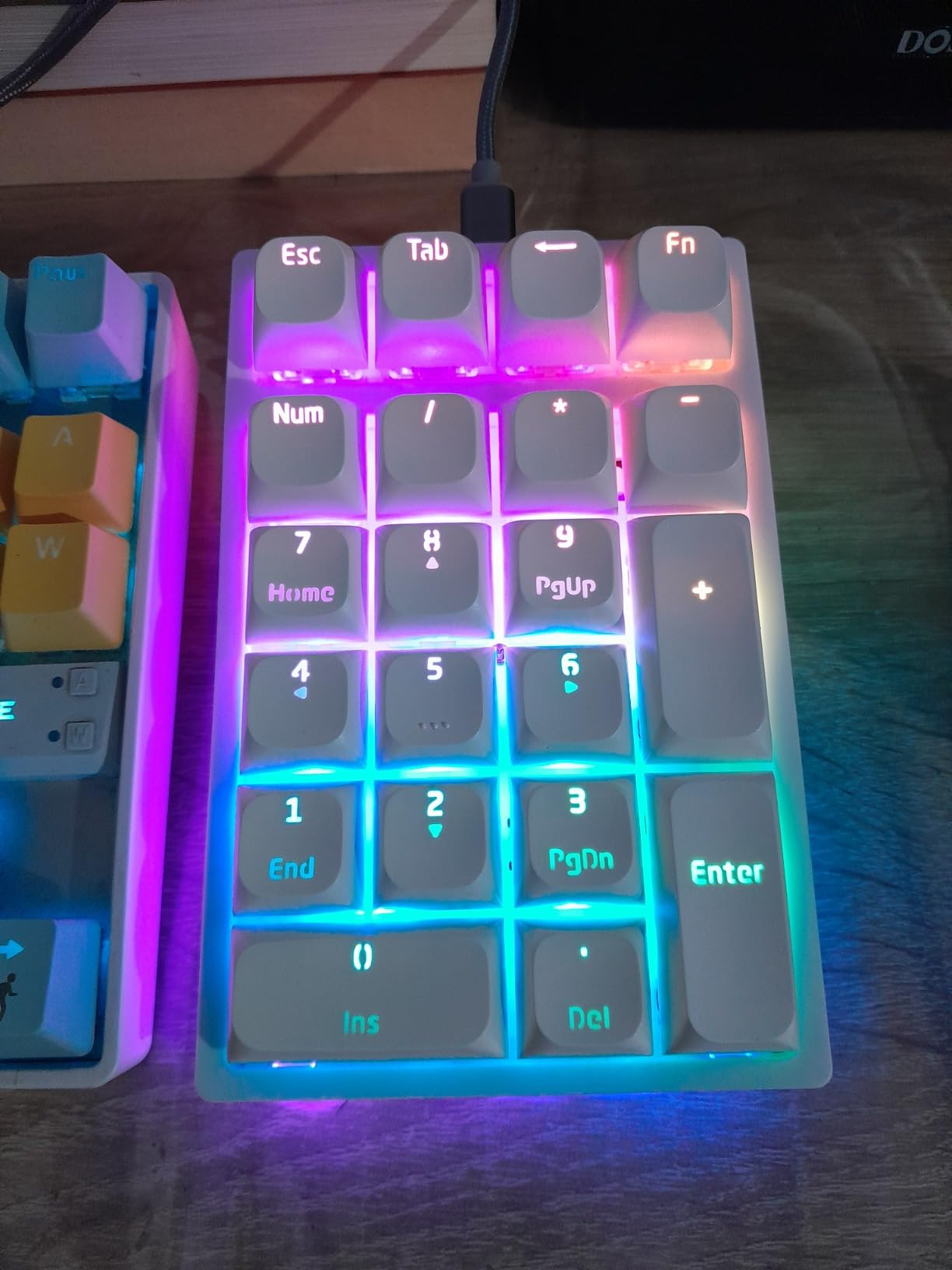 MOTOSPEED K27 One-Handed Mechanical Mini Gaming Keypad 27 Keys, 9 LED Backlit USB Wired Mechanical Gaming Keyboard for Pro Keyboard Computer/PC/Desktop/Laptop/Mac customer photo 2