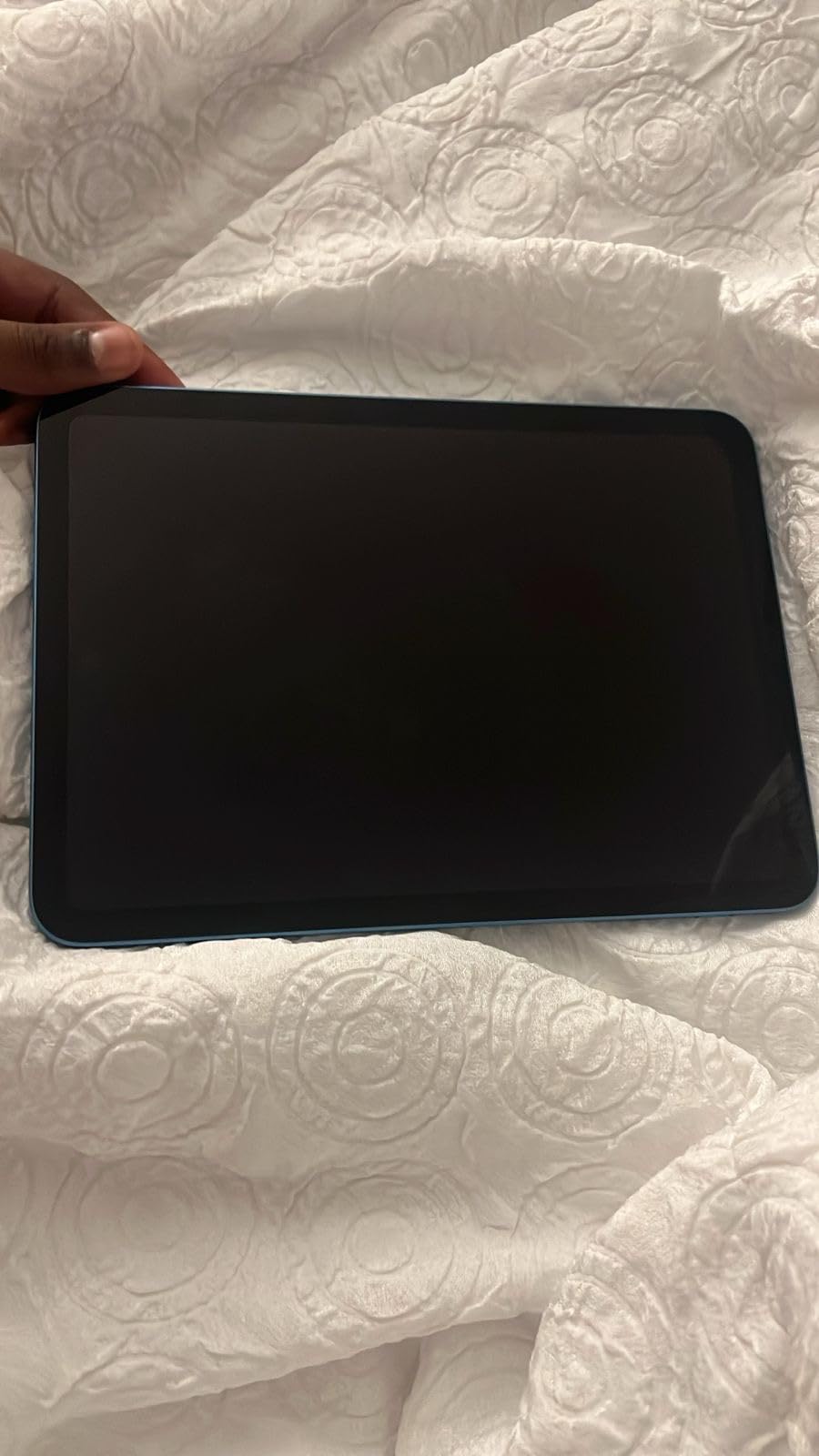 iPad 11-inch: A16 chip, 11-inch Model, Liquid Retina Display, 128GB, Wi-Fi 6, 12MP Front/12MP Back Camera, Touch ID, All-Day Battery Life - Blue customer photo 2