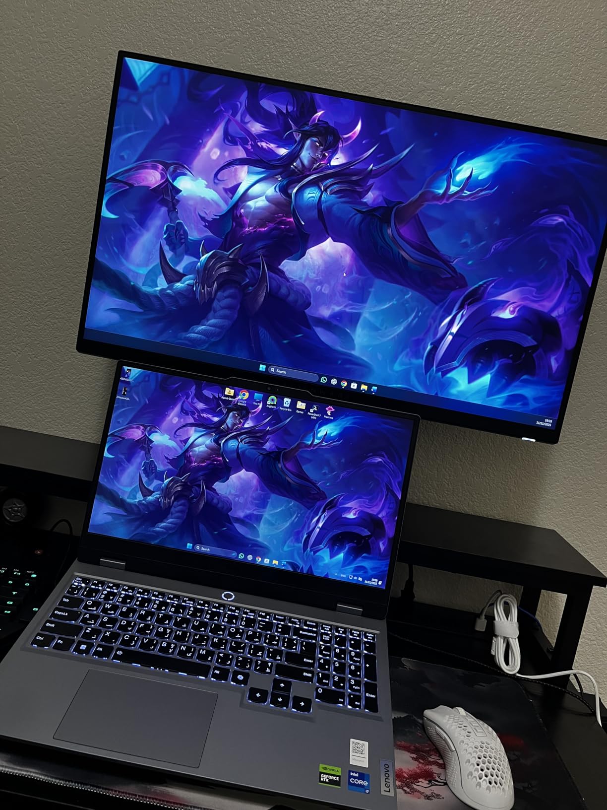 Alienware 27 Gaming Monitor AW2725DM 27-inch QHD 180Hz 1ms Display IPS NVIDIA G-SYNC AMD Freesync VESA AdaptiveSync customer photo 1
