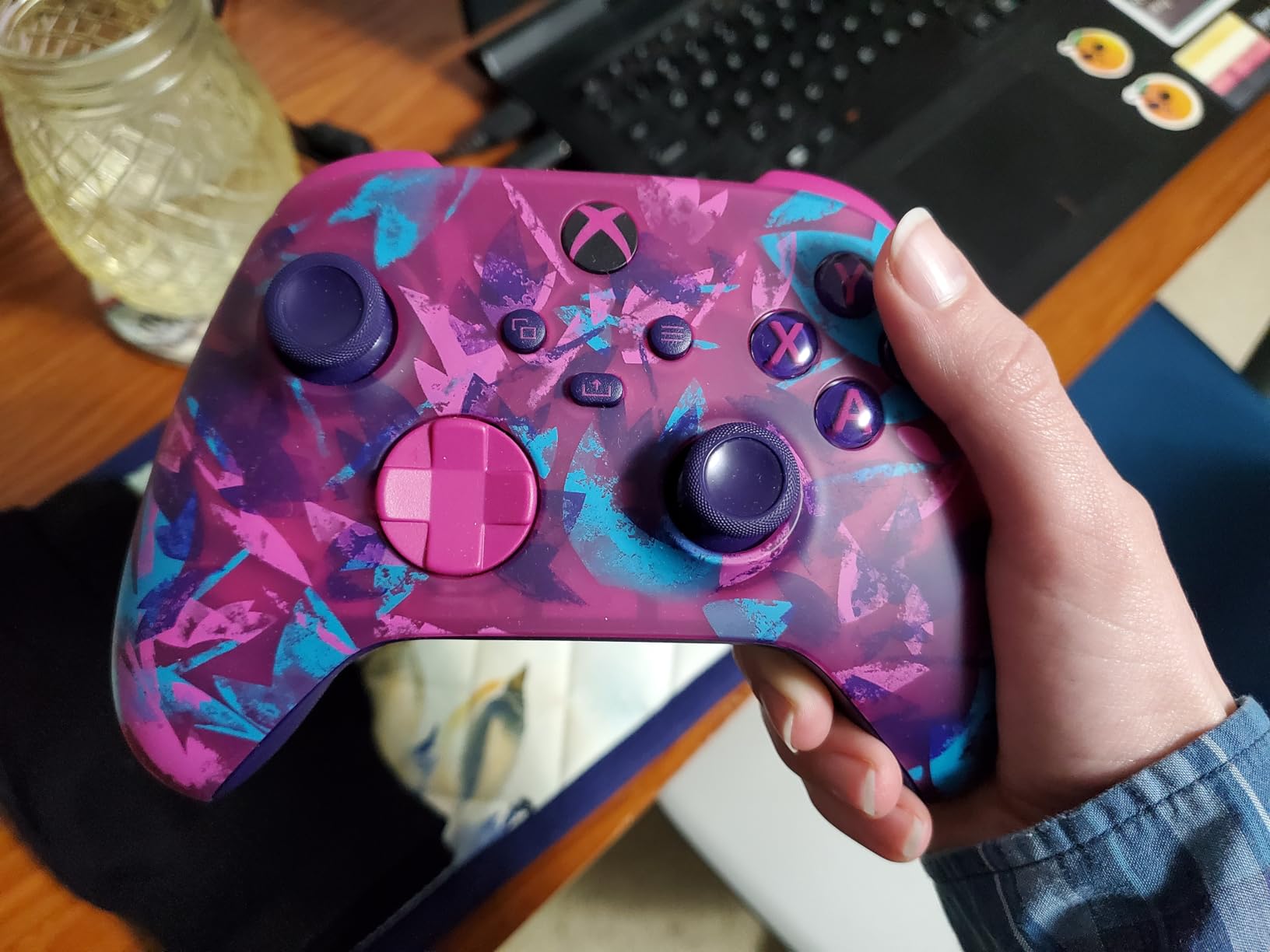 Xbox Wireless Gaming Controller + USB-C Cable (2025) - Carbon Black - Play on Xbox, Windows, Android, iOS, FireTV Sticks, Smart TVs, VR Headsets customer photo 1