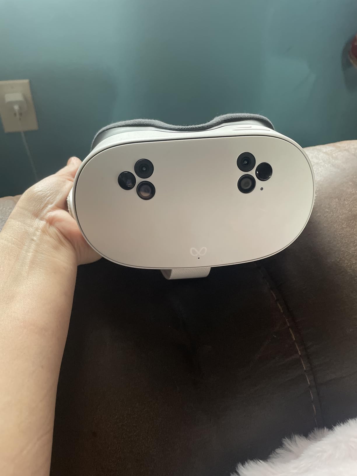 Meta Quest 3S 128GB VR Headset - 33% More Memory, 2X Graphical Processing Power, Wireless, Access to 40+ Games with 3-Month Meta Horizon+ Trial customer photo 2