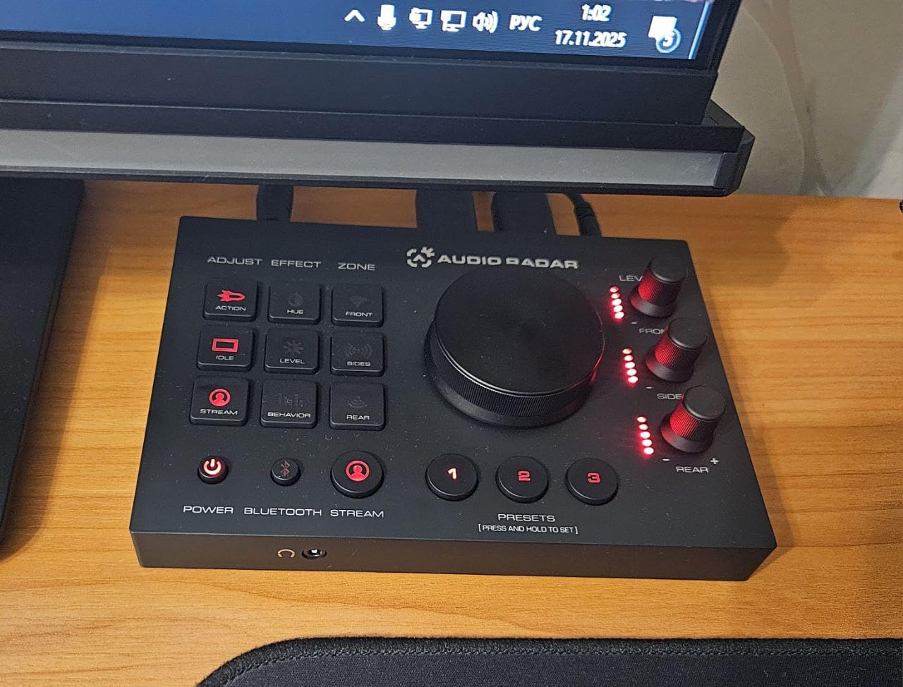 Audio Radar - Instantly See Footsteps, Gunfire & Vehicles in COD, PUBG, Apex, Rust & More - Works with Xbox, PlayStation & PC - Immersive RGB Gaming Lights for Monitors & TVs - for Deaf Gamers customer photo 2