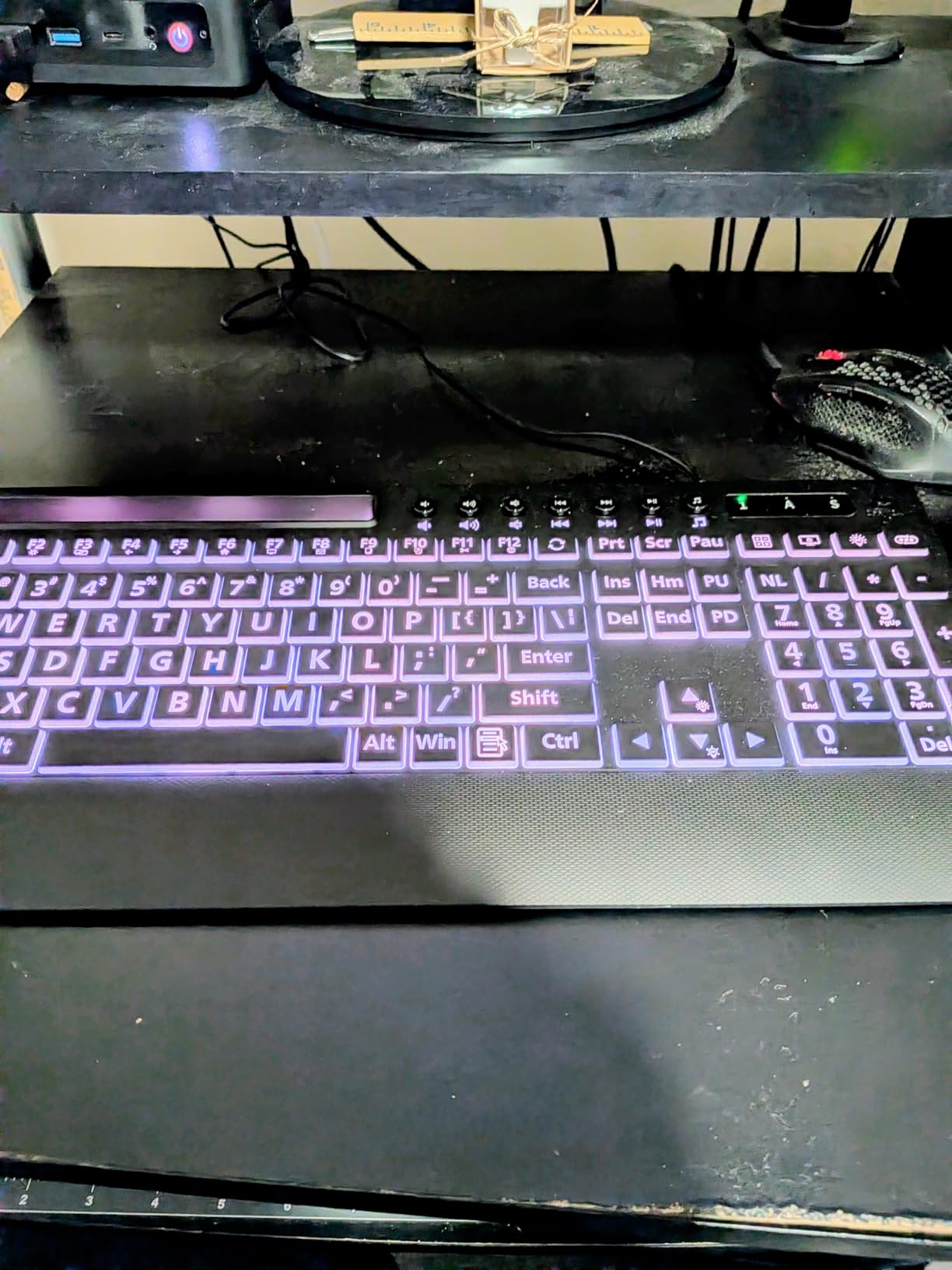 SABLUTE Large Print Wired Backlit Keyboard with Backlight Memory Function, 7-Color Auto-Cycling & Static Single LED, Computer Keyboard with Phone Holder & Wrist Rest, Quiet Crater Keys for PC Laptop customer photo 2