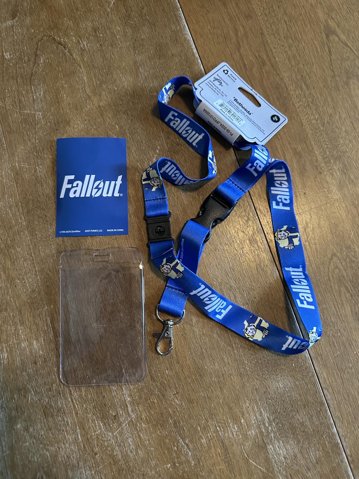 Fallout Lanyard Vault 101 Clear ID Badge Holder with Pip-Boy Rubber Charm customer photo 2