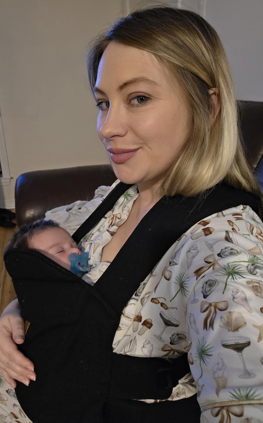 Momcozy WeeSnug Baby Carrier - Cozy Comfort for Newborns 7-25 lbs, Ergonomic Cross-Back Support, Effortless to Put On, Hands-Free Infant Carrier with Lumbar Support, Black customer photo 2