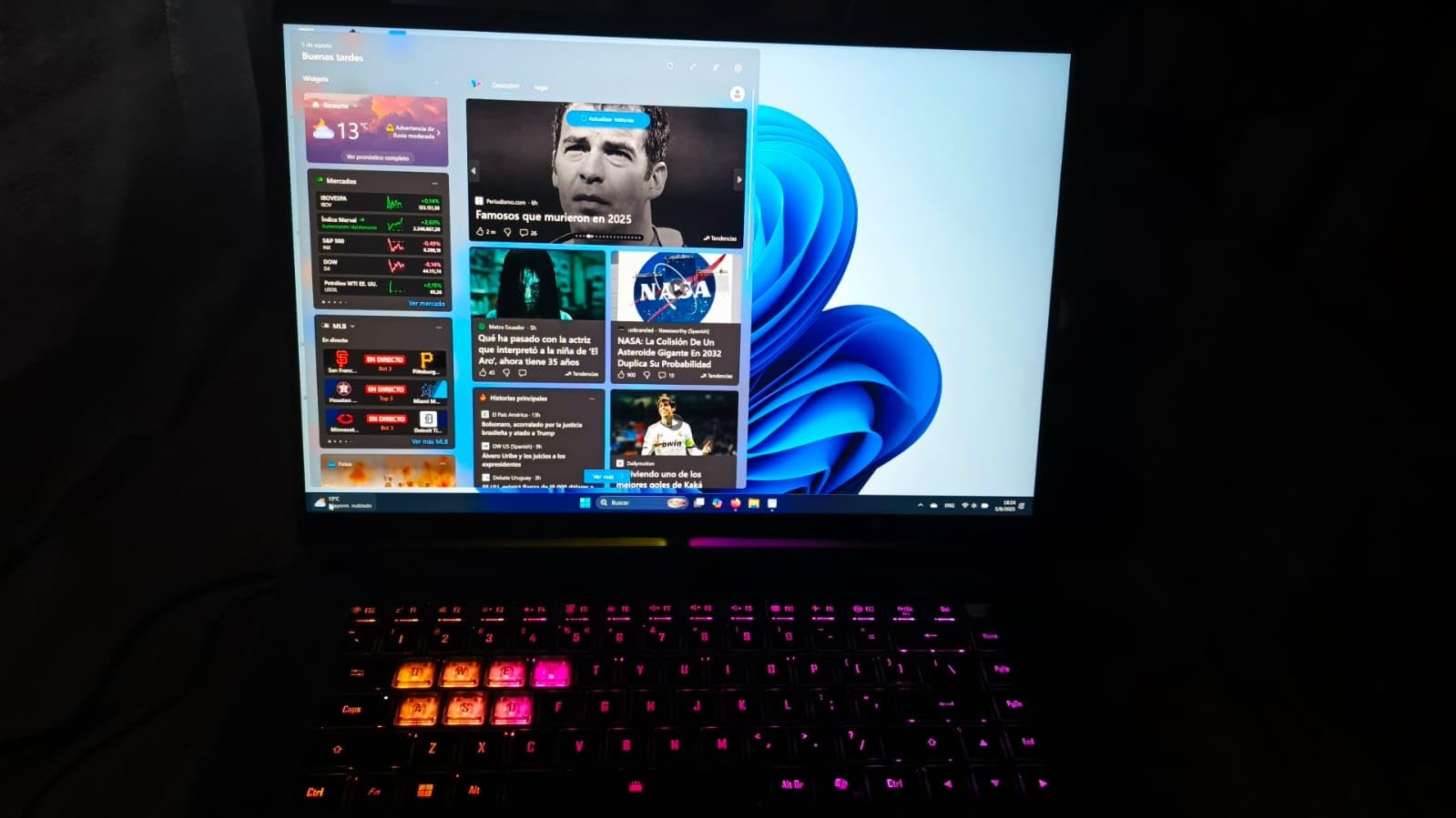 GIGABYTE AORUS Elite 16 Gaming Laptop - 165Hz 2560x1600 WQXGA - NVIDIA GeForce RTX 5070 - Intel Core Ultra 9 275HX - 1TB SSD with 32GB DDR5 RAM - Windows 11 Home AD customer photo 2