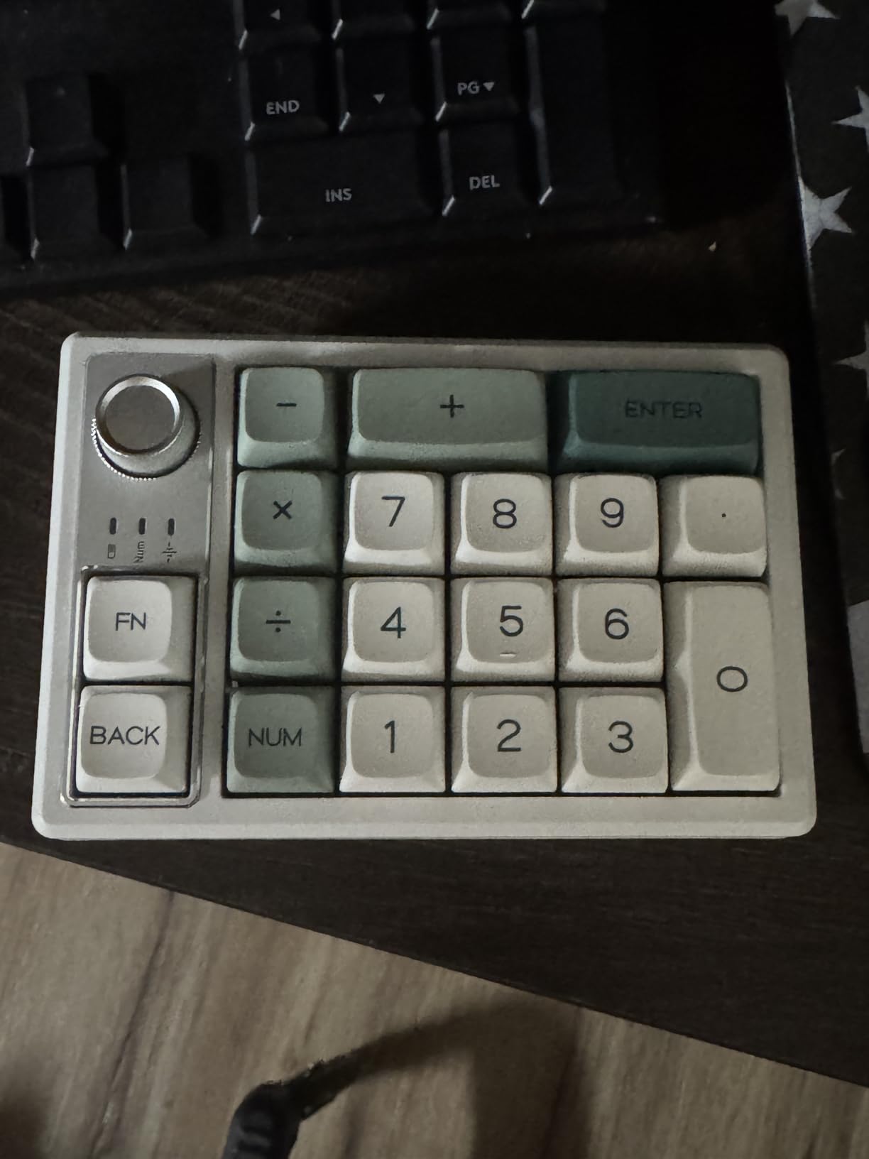 Wireless Mechanical Numpad Barebones Kit, Gasket Programmable Macro Numeric Keyboard DIY, 19-Key Custom Number Pad with Metal Volume Knob, Hot Swappable, RGB Backlit, NKRO for Win/Mac, White customer photo 2