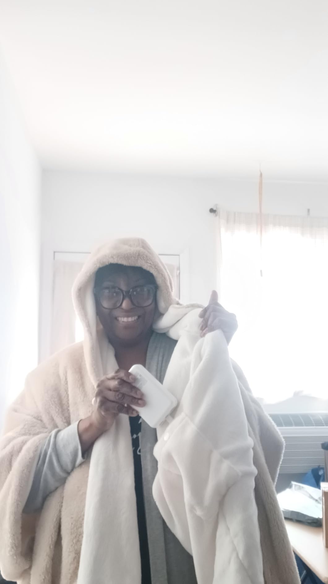 Bedsure Cordless Heated Blanket - Fluffy Electric Wearable Blanket Hoodie with 20000mAh Battery Pack, Portable USB Heated Shawl as Winter Gifts for Women Mom, 4 Heat Levels & 4 Timers, 55