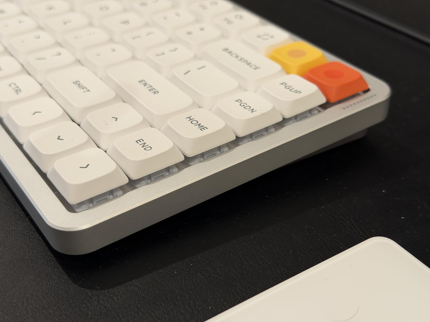 nuphy Air75 V3 Hot Swappable Wireless Mechanical Keyboard, 84 Keys 75% Custom Low Profile Keyboard with Knob, RGB Backlit, Gasket Mounted, Support Bluetooth/2.4GHz/USB-C,Black-Blush Nano customer photo 1