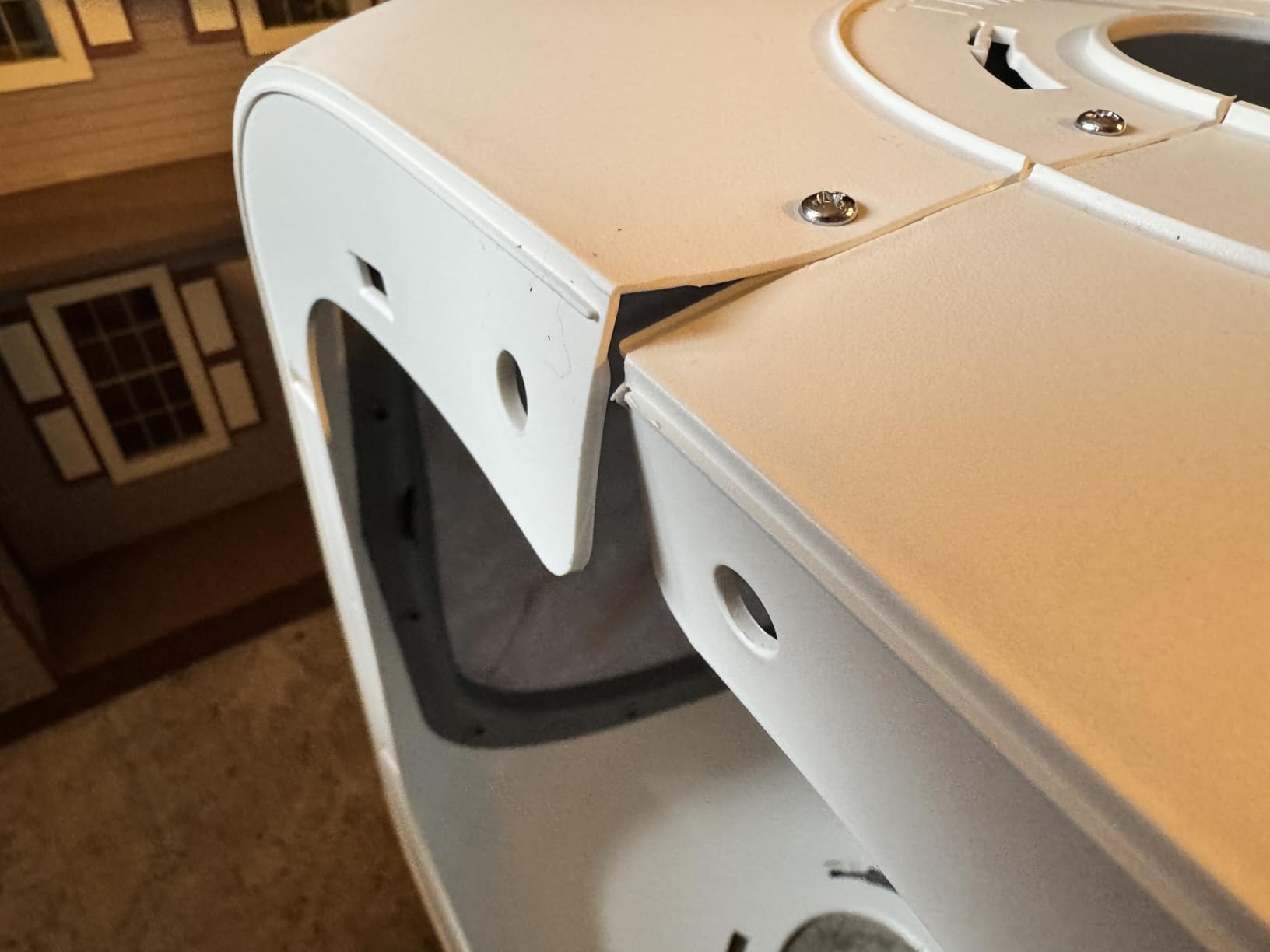 Automatic Cat Litter Box Self Cleaning - APP Control and Weight Monitoring - Ultra-Quiet, Suitable for Medium Cats and Kittens, Safe Anti-Pinch Litter Box - White customer photo 1