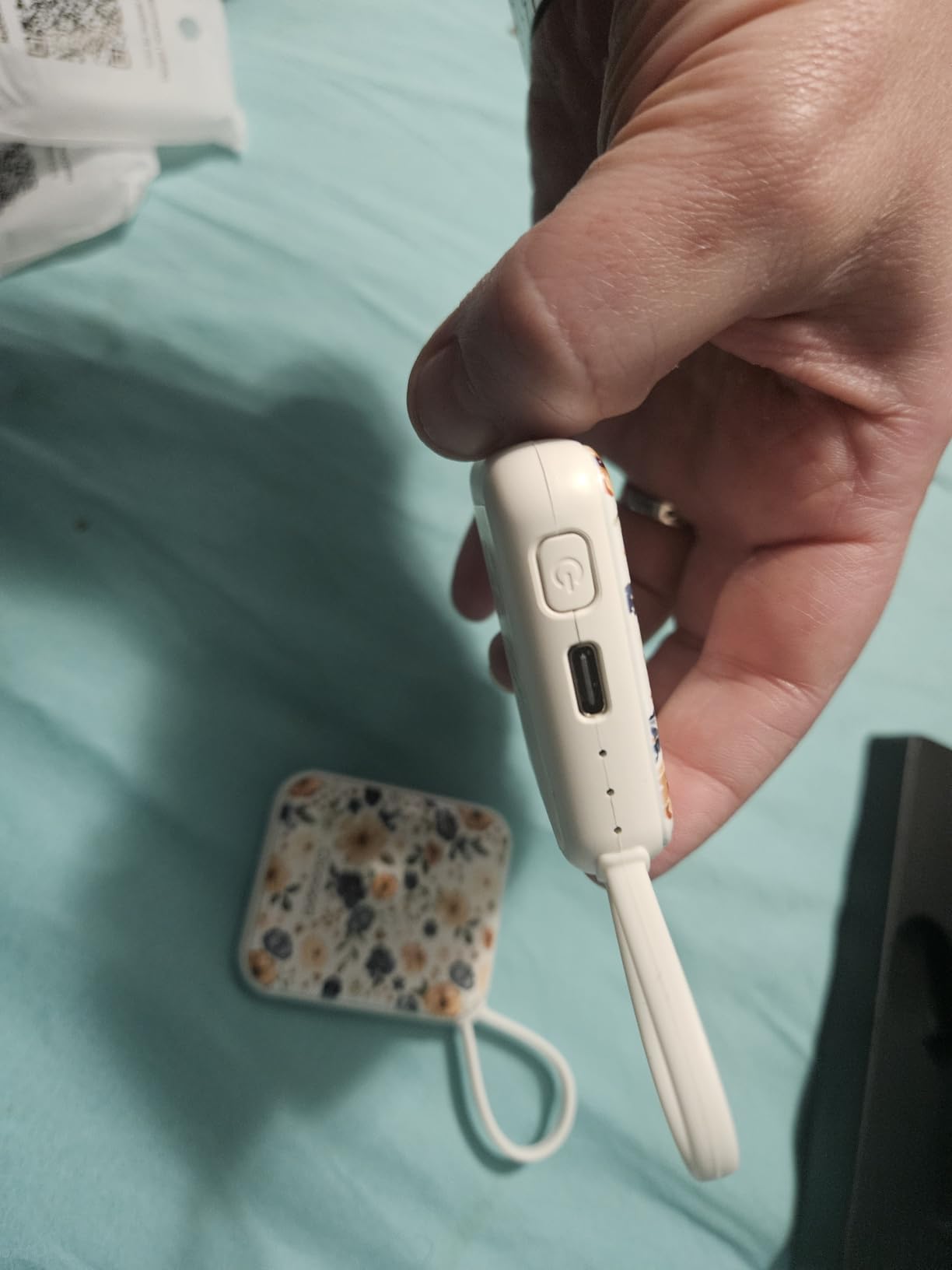 OCOOPA Hand Warmers Rechargeable, Smart Temp Control 7H*2 Long Safe Heat, Ultra Slim, Pocket-Size Design That Fits Gloves, Gifts for Women, Outdoor, Office, Commute (UT5 Nano) customer photo 1