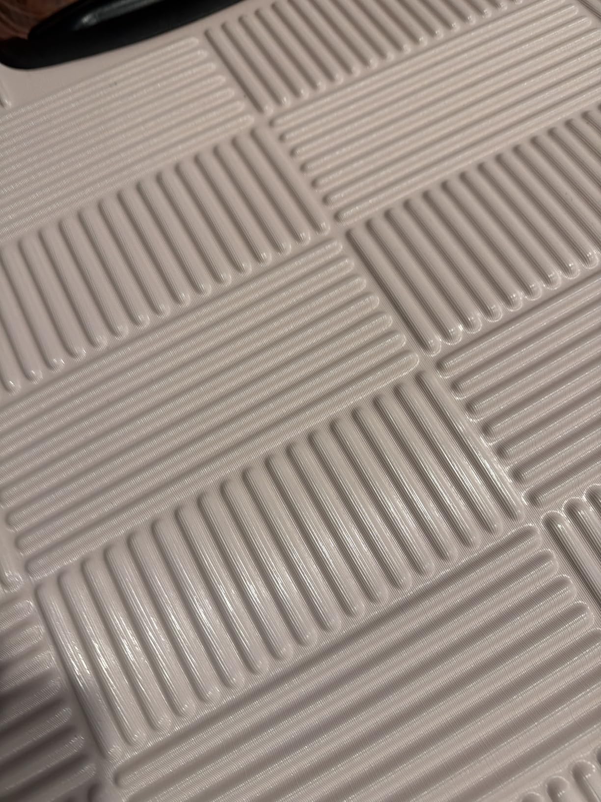 American Tourister Stratum 3.0 Carry-On Spinner, Airline Approved, Durable Hardside Luggage, Expands 1.5