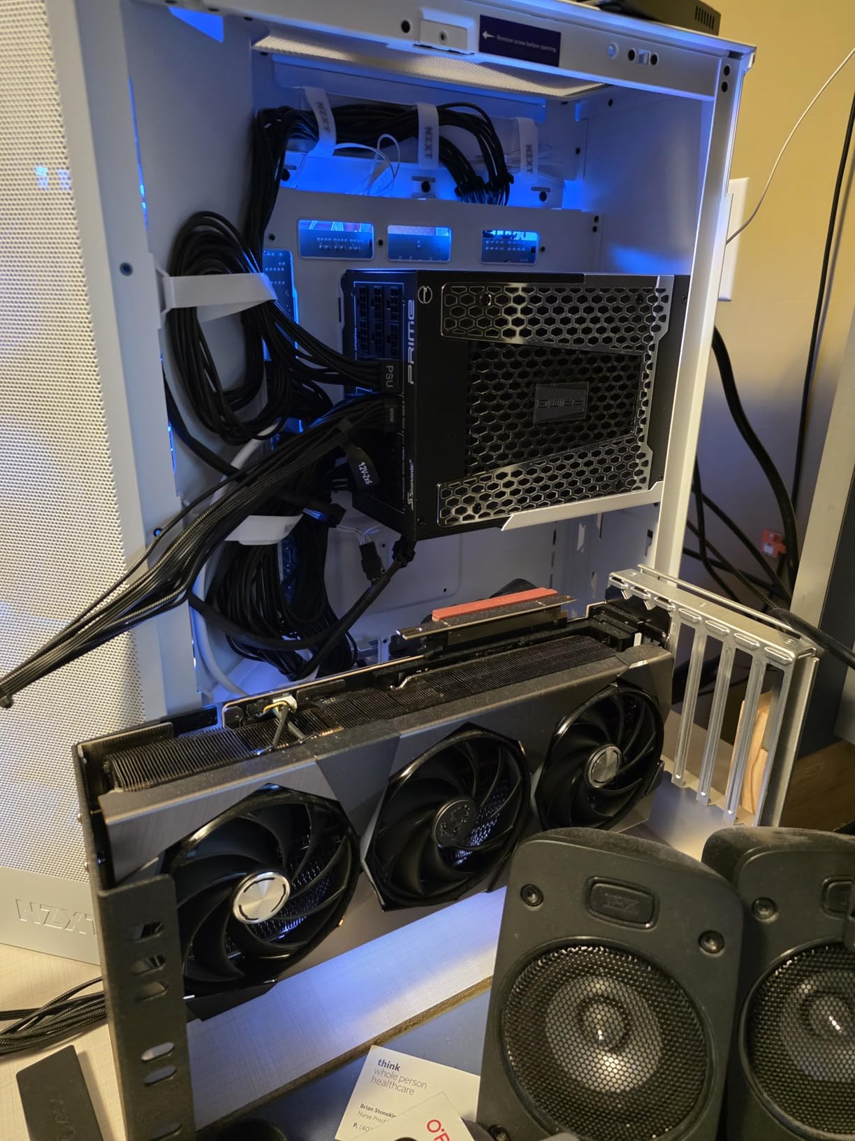 LINKUP PCIe 5.0 Riser Cable for Vertical GPU Mount, Right Angle, Graphics Card GPU Ready with PCIe 4.0 & RX9070/RTX5090, 20cm customer photo 1