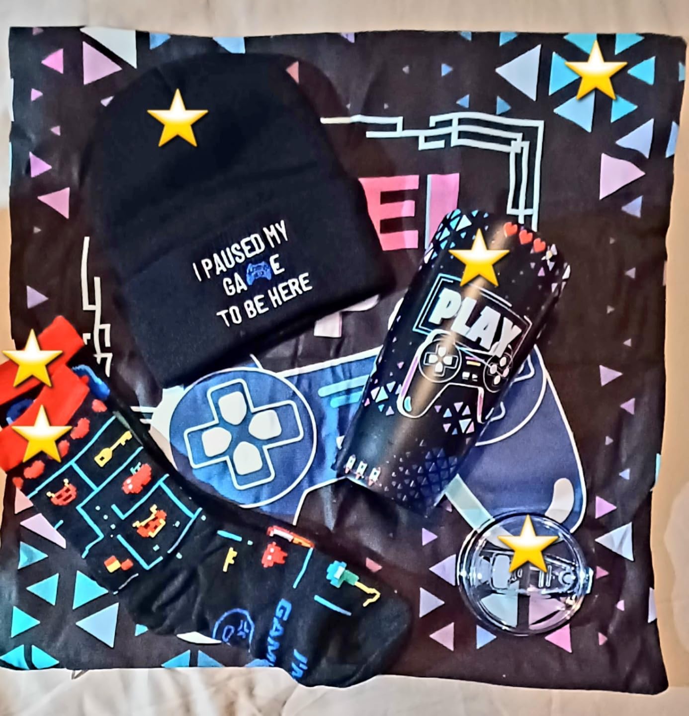 ANOTION Valentines Day Gamer Gifts for Him-5PCS Gaming Gift Set for Boyfriend Teen Boys Men - 20oz Insulated Tumbler, Beanie, Socks, Pillowcase, Card, Gaming Gifts Box for Teenage Boys customer photo 1