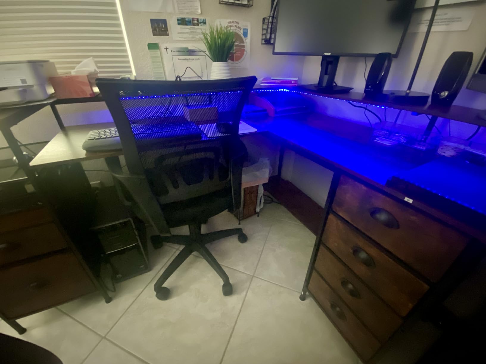 BestOffice Ergonomic Office Chair Mid-Back Swivel Desk Chair with Breathable Backrest & Lumbar Support customer photo 1