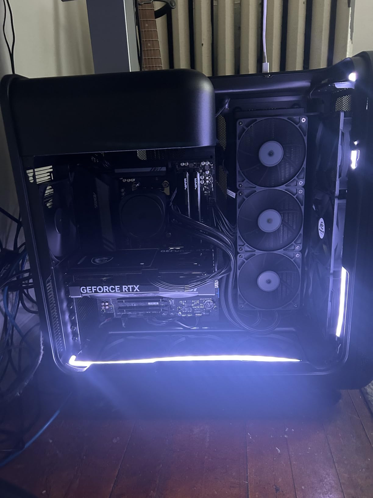 HYTE X50 Air - Modern Performance ATX Mid-Tower Gaming PC Case - Optimized High Airflow Chassis - Pitch Black customer photo 1