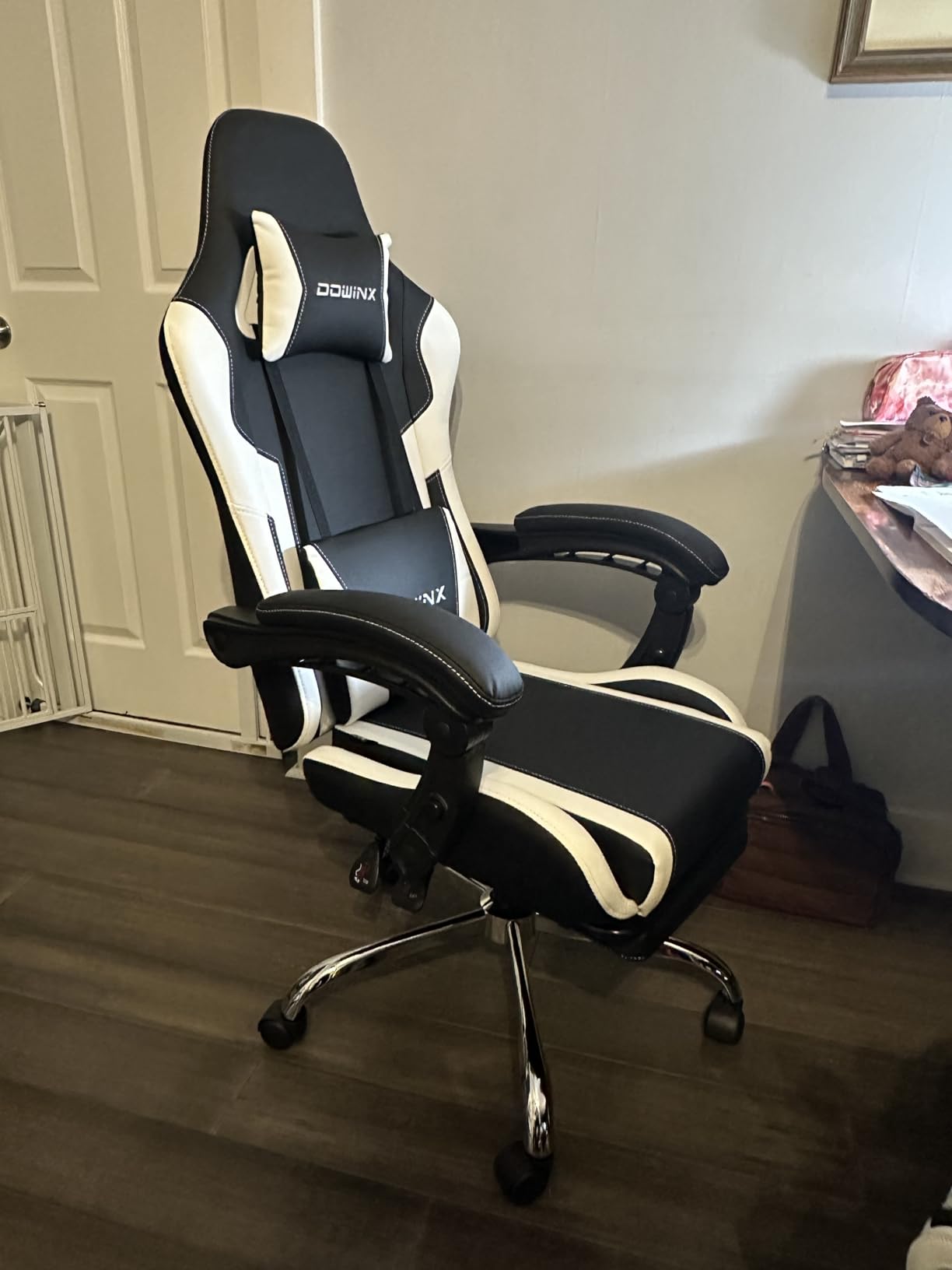 Dowinx Ergonomic Gaming Chair with Footrest & Massage Lumbar, 2D-Linkage Armrests for Computer Chair 330lbs with Headrest Pillow for Office, Home, Streaming and Long Gaming Sessions, Blue customer photo 1