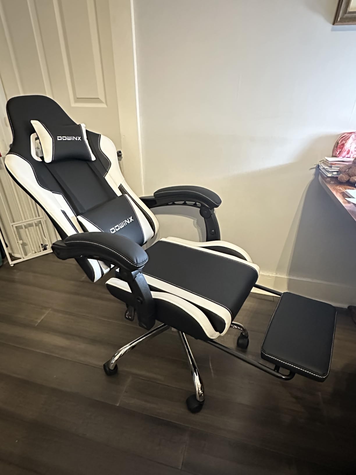 Dowinx Ergonomic Gaming Chair with Footrest & Massage Lumbar, 2D-Linkage Armrests for Computer Chair 330lbs with Headrest Pillow for Office, Home, Streaming and Long Gaming Sessions, Blue customer photo 2