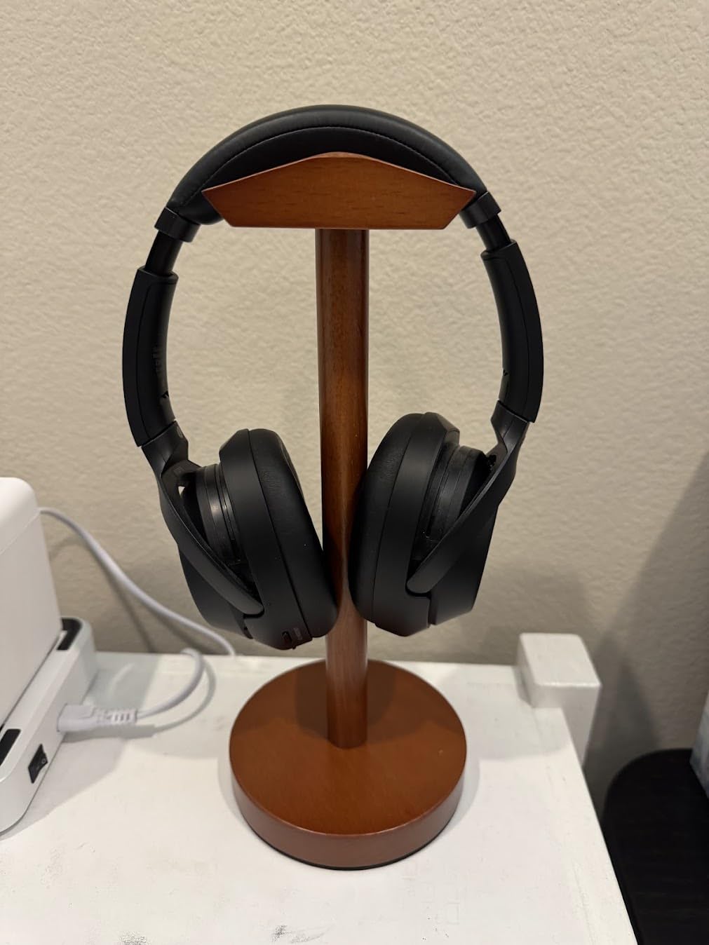 Walnut Wood headphone Stand with Storage Base,Suitable for Universal Desktop Stands for Gaming Headphones, Compatible with Bose,Sony,and Sennheiser,Jabra etc customer photo 2