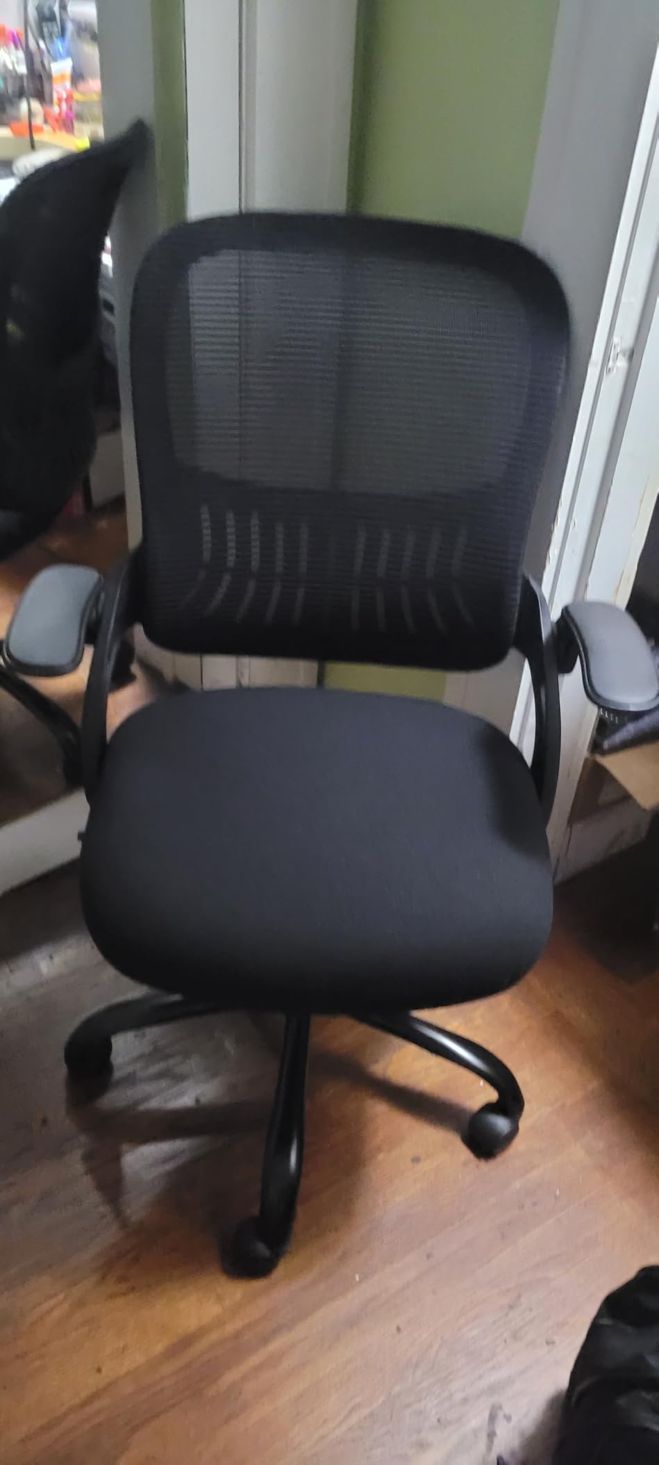 Sweetcrispy Ergonomic Mid-Back Mesh Home Office Desk Chair with Wheels Lumbar Support and Comfortable Armrests customer photo 2