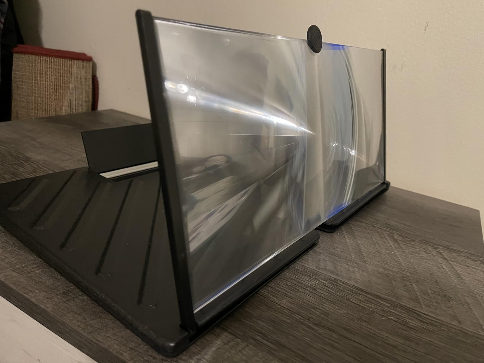 20 inch Screen Magnifier for Smartphone,3D HD Screen Expanders for Movies, Videos, and Gaming, Screen Magnifier with Adjustable Angle Design Amplifier Desktop Magnifying for Seniors Reading(Black) customer photo 1