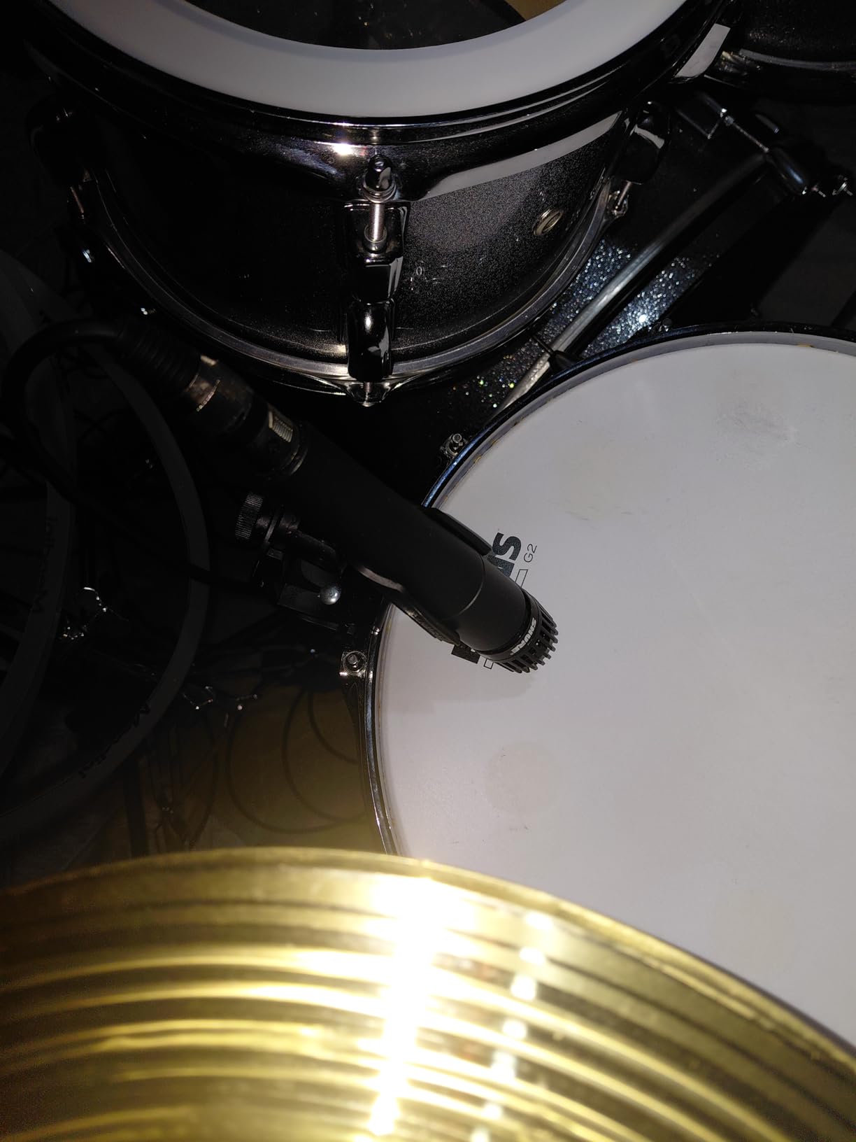 Shure SM57 Dynamic Microphone - Wired Cardioid XLR Instrument Handheld Mic for Guitar Amplifiers, Snare Drum, Percussion, Live Sound & Studio Recording customer photo 1