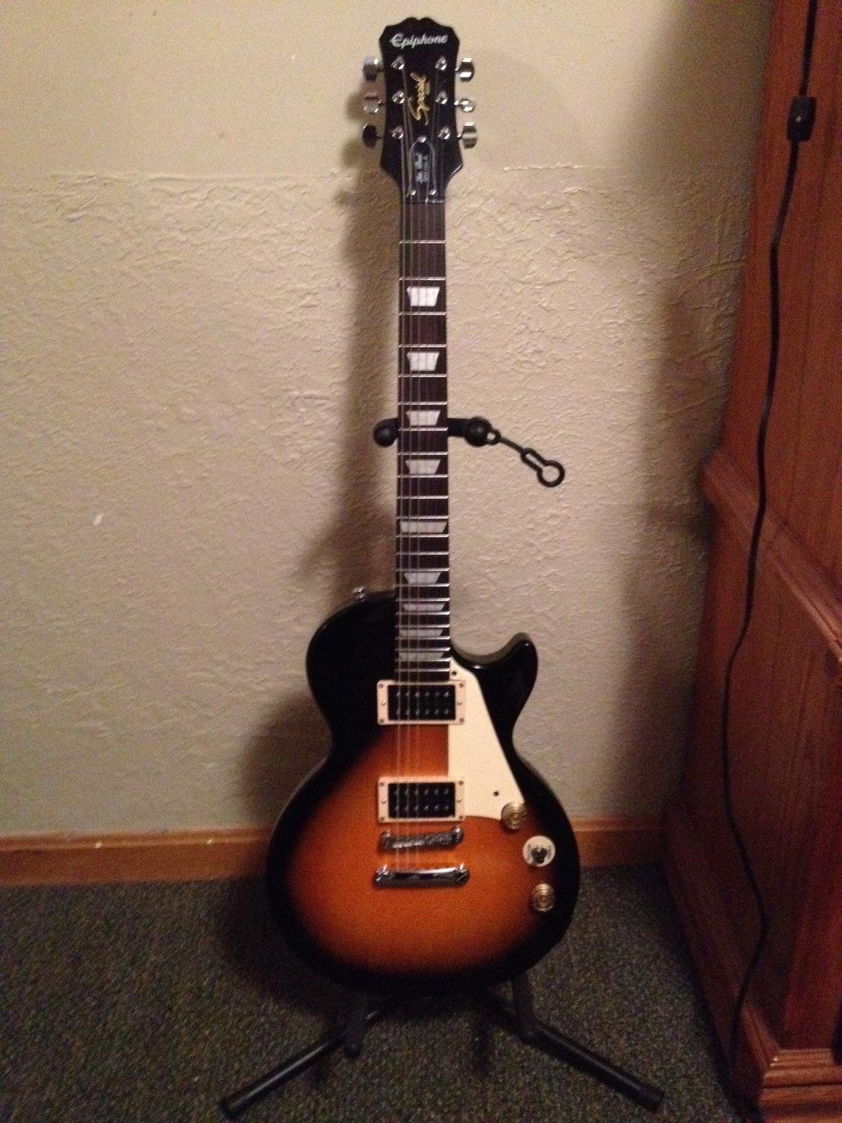 Epiphone Les Paul Special II Electric Guitar, Heritage Cherry Sunburst customer photo 2