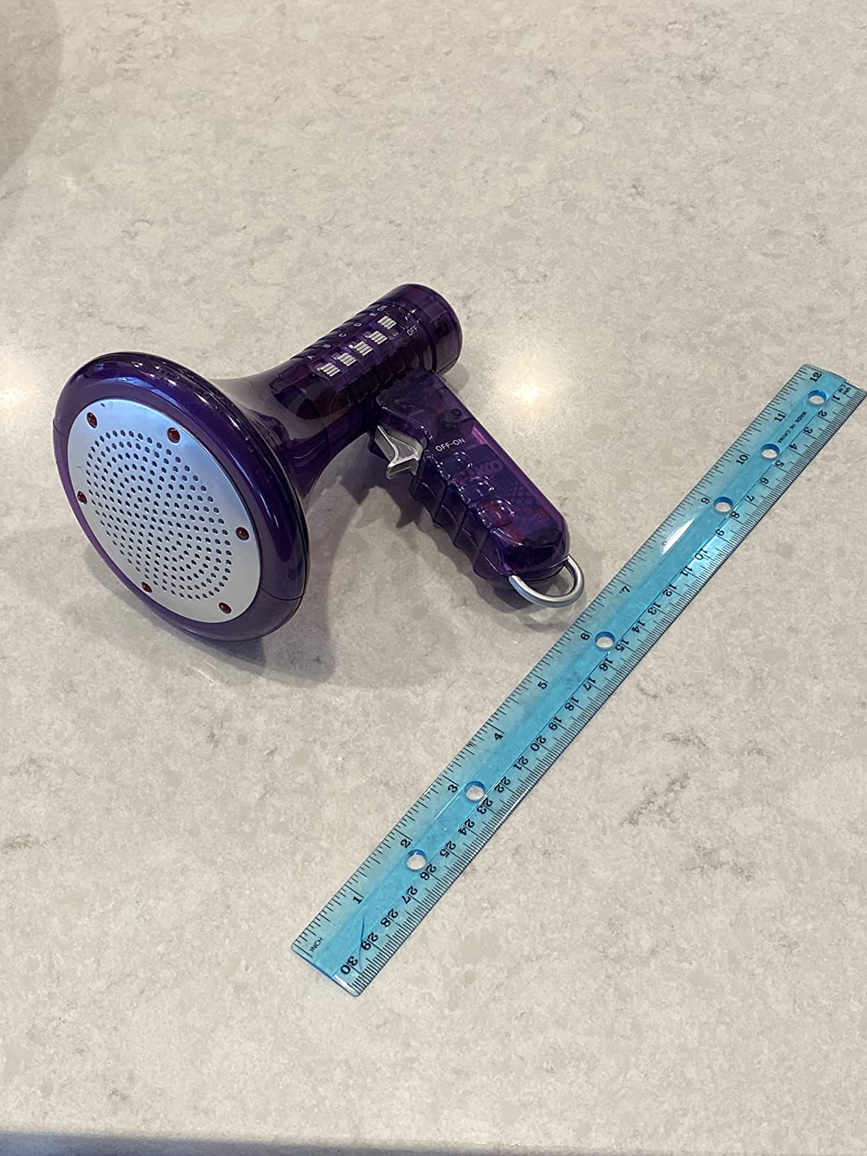 Toysmith Tech Gear Multi Voice Changer - Megaphone Toy with 8 Voice Effects and LED Lights - Fun Outdoor Toy for Kids Ages 5+ - Cool Gag Gifts or Birthday Gift Idea - Colors May Vary, Battery Included customer photo 1