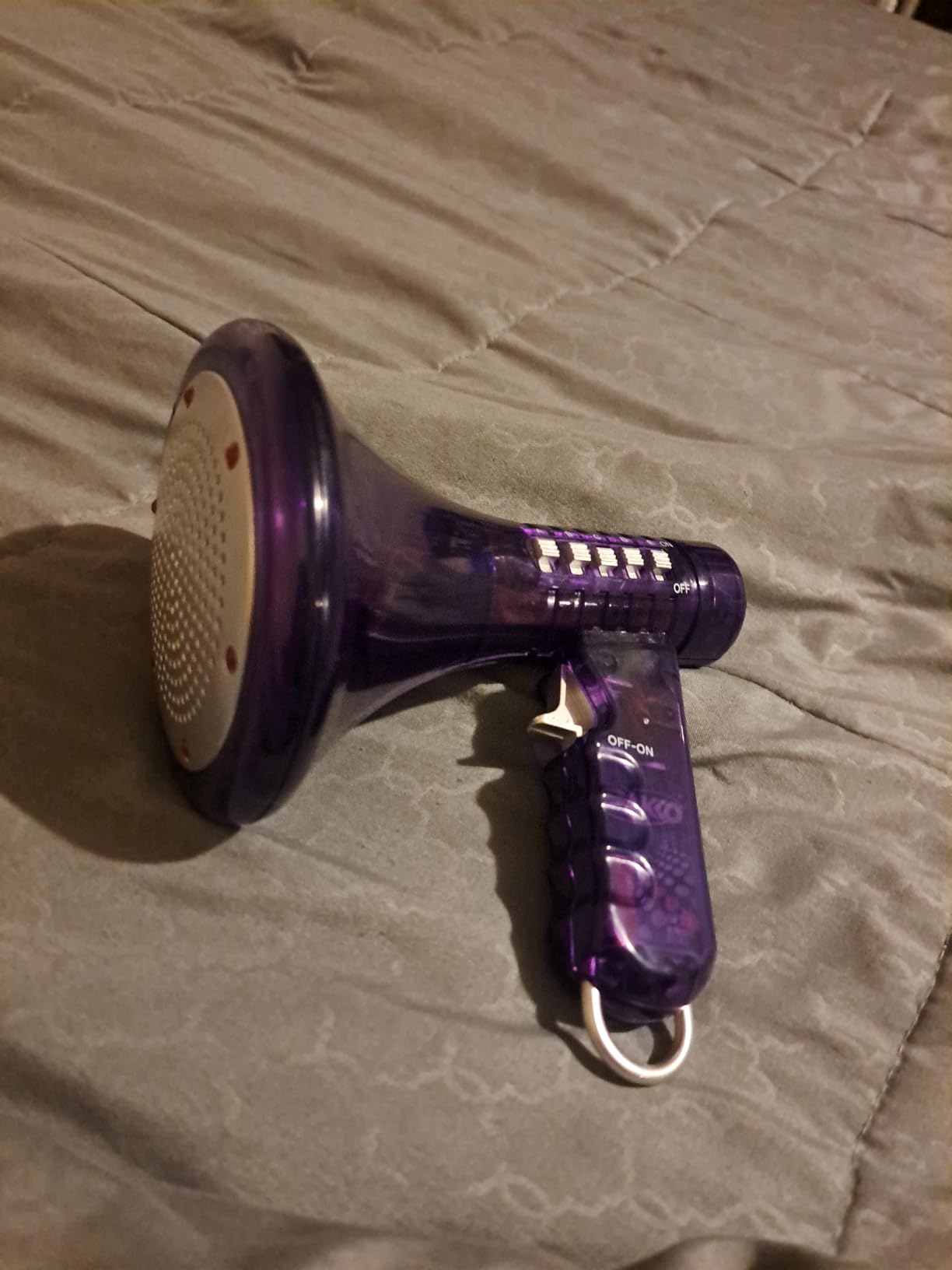 Toysmith Tech Gear Multi Voice Changer - Megaphone Toy with 8 Voice Effects and LED Lights - Fun Outdoor Toy for Kids Ages 5+ - Cool Gag Gifts or Birthday Gift Idea - Colors May Vary, Battery Included customer photo 2