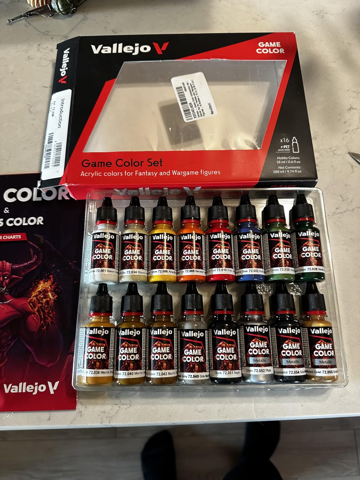 Vallejo Game Color Introduction Set | Starter Set for Fantasy and Wargame Figures | 16 Bottles x 18 ml customer photo 1