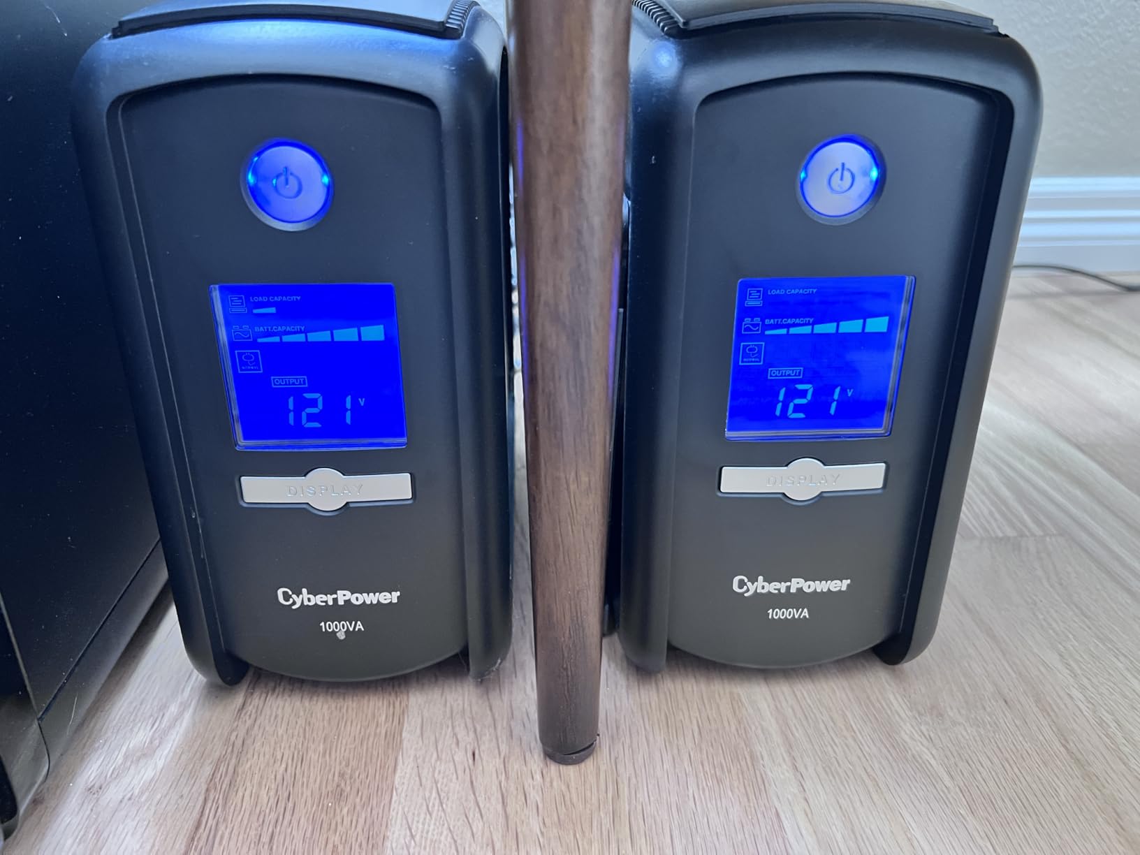 CyberPower CP1000AVRLCD Intelligent LCD UPS Battery Backup and Surge Protector, 1000VA/600W, 9 Outlets, AVR, Mini-Tower, UL Certified customer photo 2