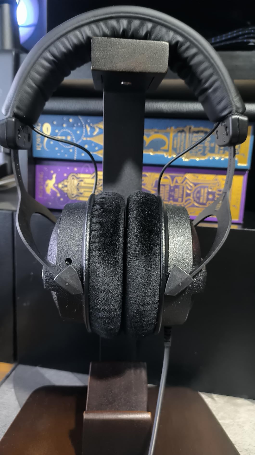 beyerdynamic DT 770 PRO 80 Ohm Over-Ear Studio Headphones, Gray customer photo 2