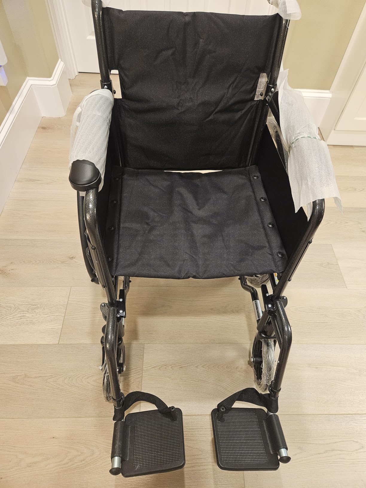 Drive Medical Silver Sport 1 Folding Transport Wheelchair - Lightweight Mobility Support - Full Armrests - Removable Swing-Away Footrests - Durable Steel Construction - Compact Folding Frame - Black customer photo 2