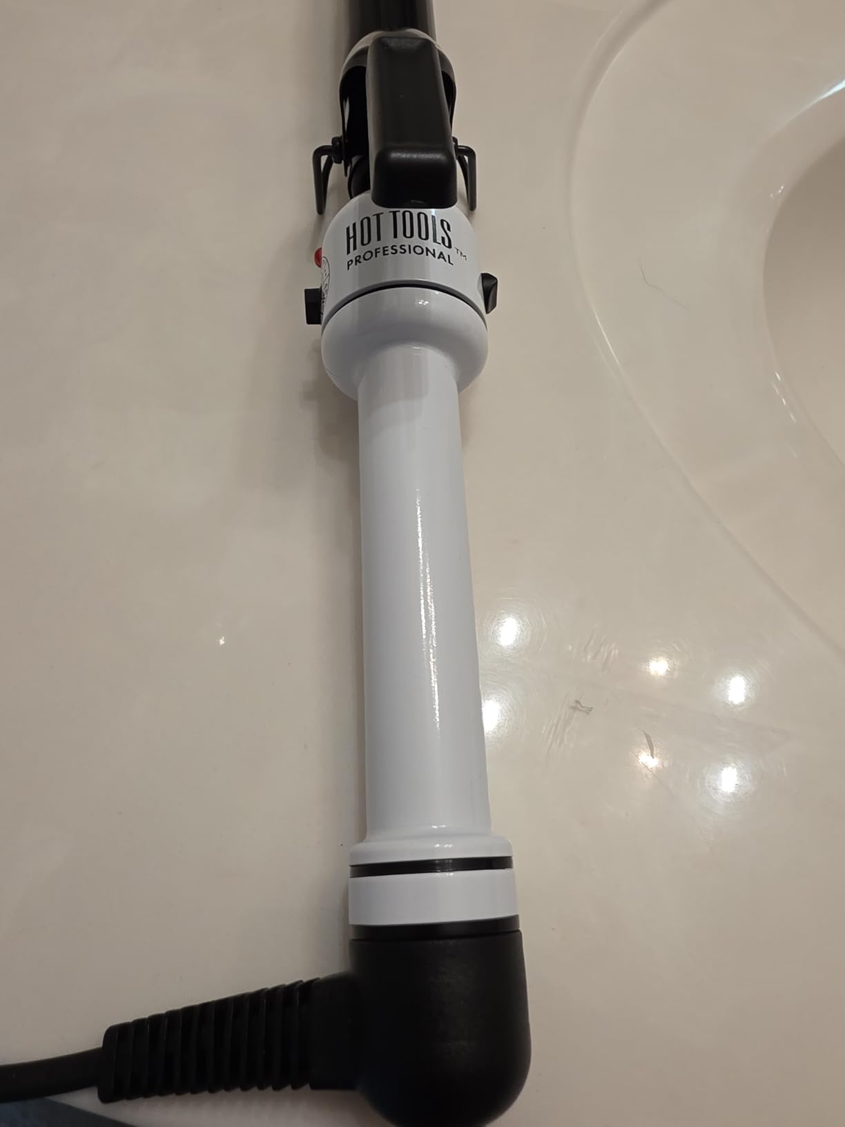 HOT TOOLS Pro Artist Nano Ceramic Curling Iron/Wand For Smooth, Shiny Hair (1-1/4 inch) customer photo 2