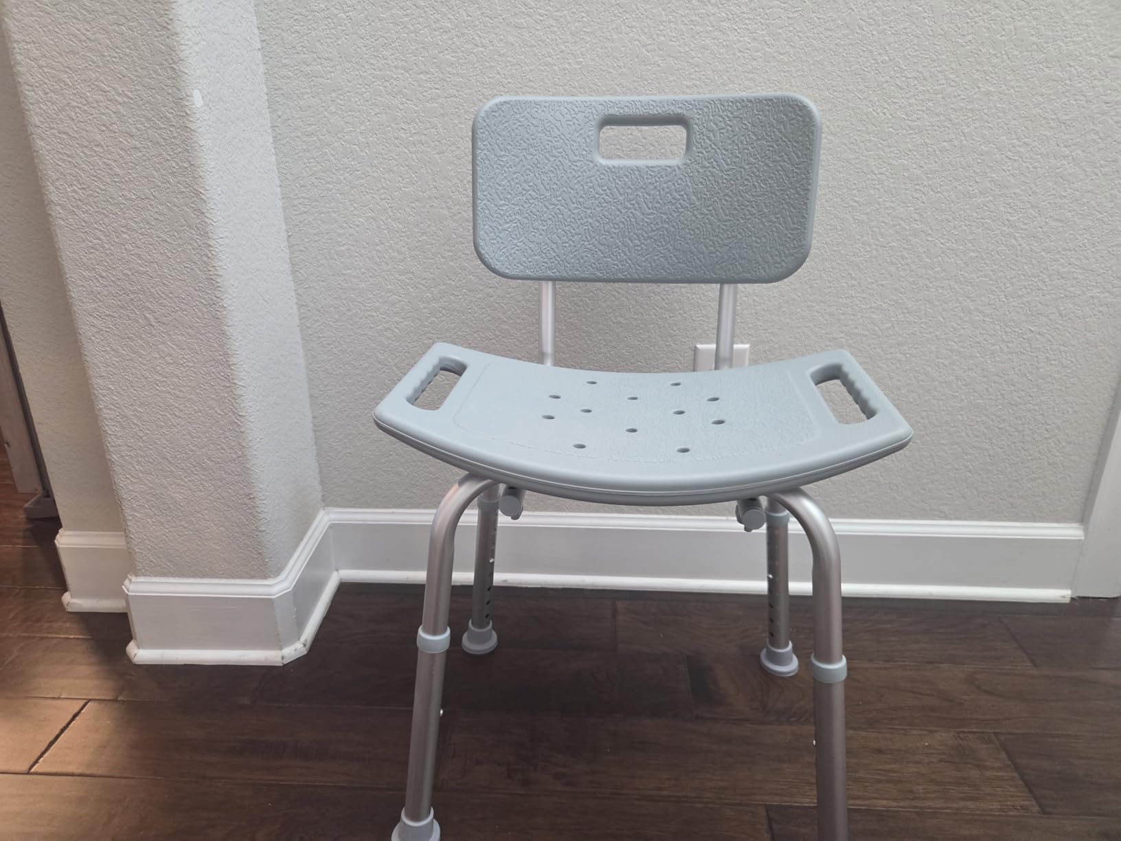 Drive Medical Shower Chair with Back - Adjustable Bathroom Bench - Suction Feet - Lightweight Durable Construction - Comfortable Contoured Seat - Grey customer photo 1