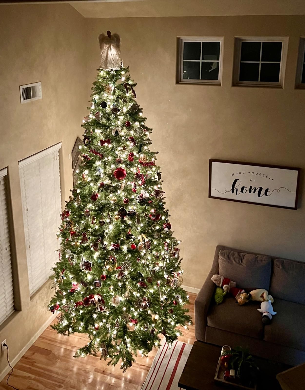 National Tree Company 6.5 ft Pre-Lit Dunhill Fir Artificial Christmas Tree, 650 Warm White LED Lights, 1,838 Tips, Includes Stand, Green customer photo 2