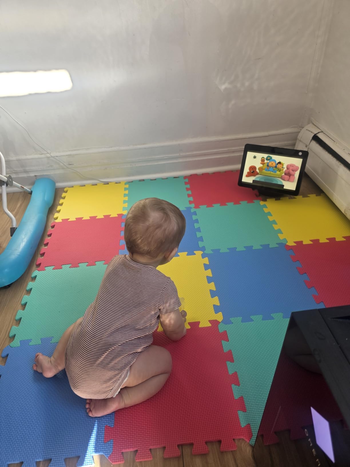 Interlocking Floor Mats - 8-Piece Nontoxic Exercise Mat or Play Mat for Toddlers, Babies or Kids - Foam Padding for Home Gym by Stalwart (Multicolor) customer photo 2